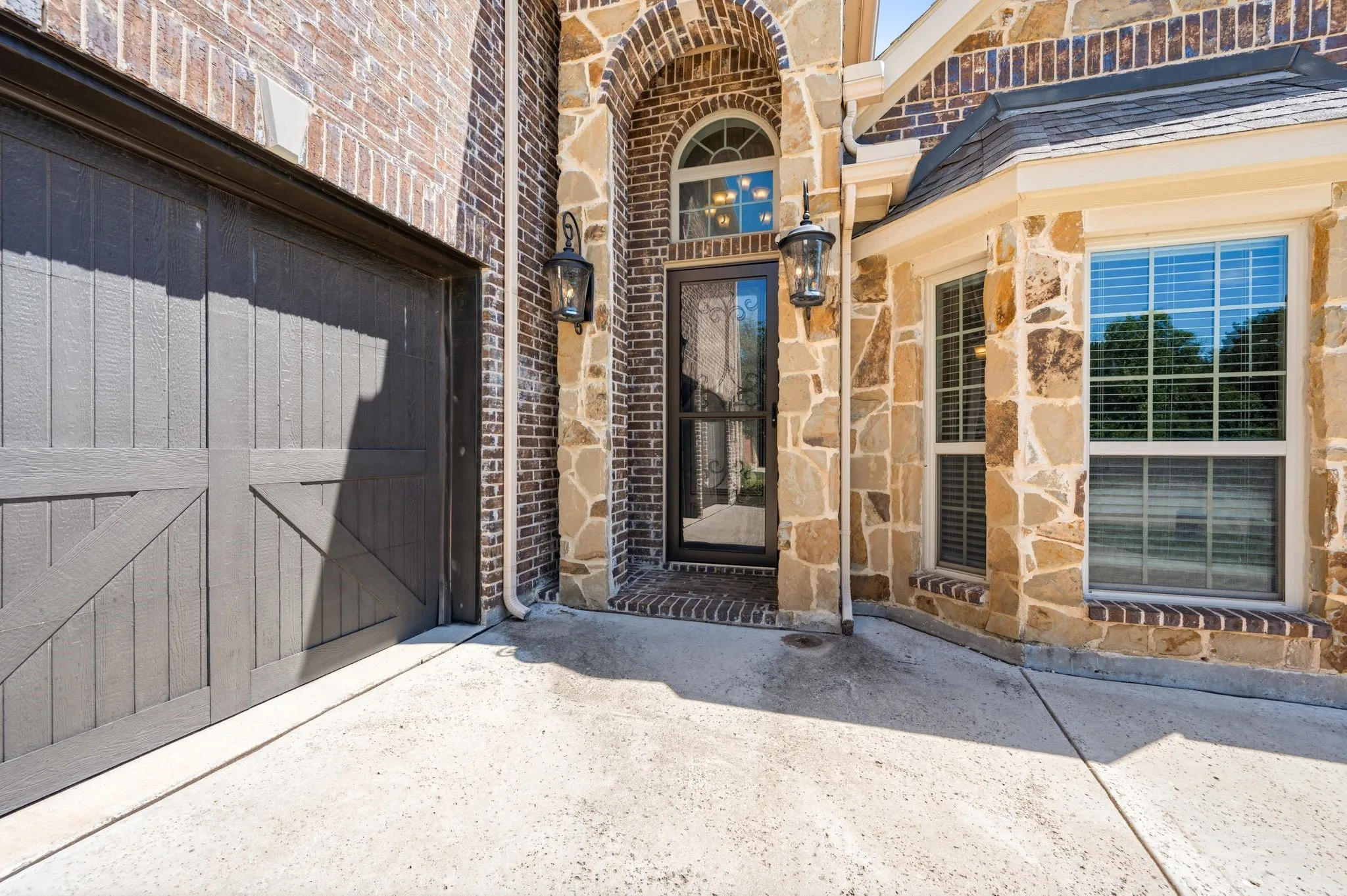Single Family Residence For Sale in Tarrant County , 4008 Las Colina Drive, Fort Worth, Texas 76179, 5 Bedroom, 3 Bathroom, 2 Garage spaces, 2,797 Sqft, built in 2017, mls#21307433, Real Estate Agent in Fort Worth, Homes For Sale in Tarrant county, Homes For Sale in Fort Worth, Realtor in Fort Worth Texas, Real Estate Brokerage Independent Realty Texas, Luminita Cordes Realtor