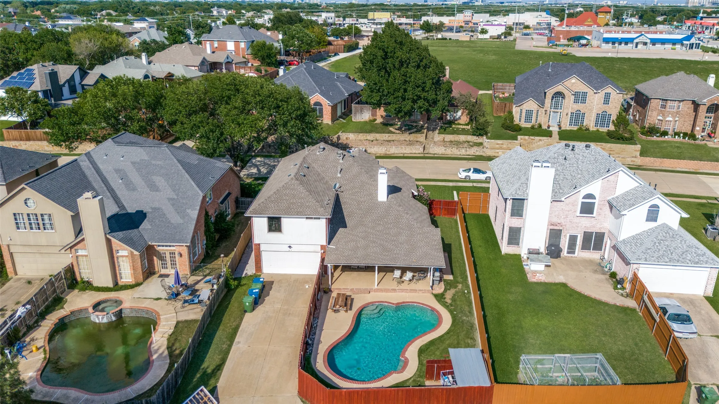 Single Family Residence For Sale in Denton County , 5013 Ridgecrest Drive, The Colony, Texas 75056, 4 Bedroom, 3 Bathroom, 2 Garage spaces, 2,920 Sqft, built in 1992, mls#21307131, Real Estate Agent in The Colony, Homes For Sale in Denton county, Homes For Sale in The Colony, Realtor in The Colony Texas, Real Estate Brokerage Independent Realty Texas, Luminita Cordes Realtor