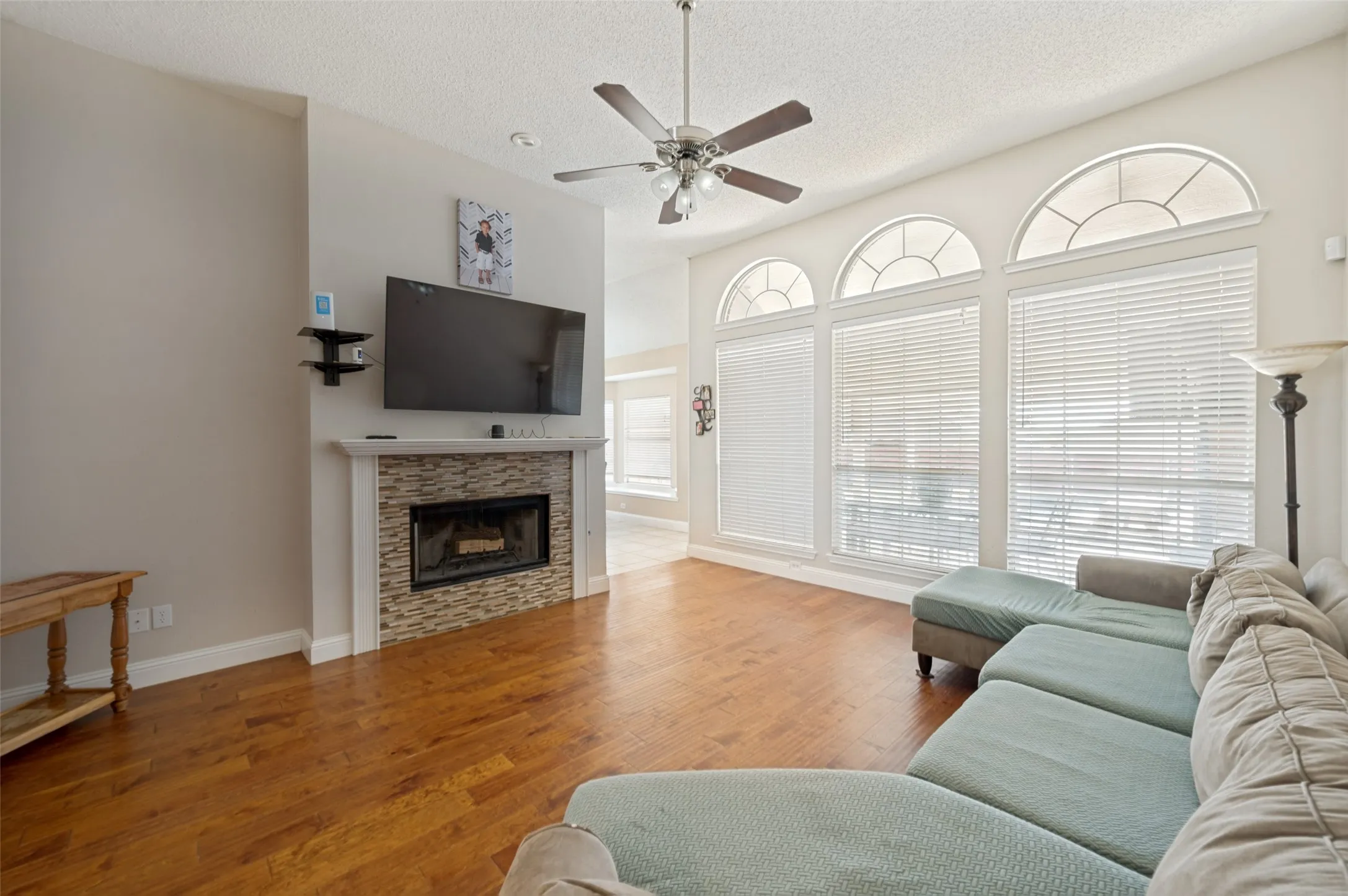 Single Family Residence For Sale in Denton County , 5013 Ridgecrest Drive, The Colony, Texas 75056, 4 Bedroom, 3 Bathroom, 2 Garage spaces, 2,920 Sqft, built in 1992, mls#21307131, Real Estate Agent in The Colony, Homes For Sale in Denton county, Homes For Sale in The Colony, Realtor in The Colony Texas, Real Estate Brokerage Independent Realty Texas, Luminita Cordes Realtor