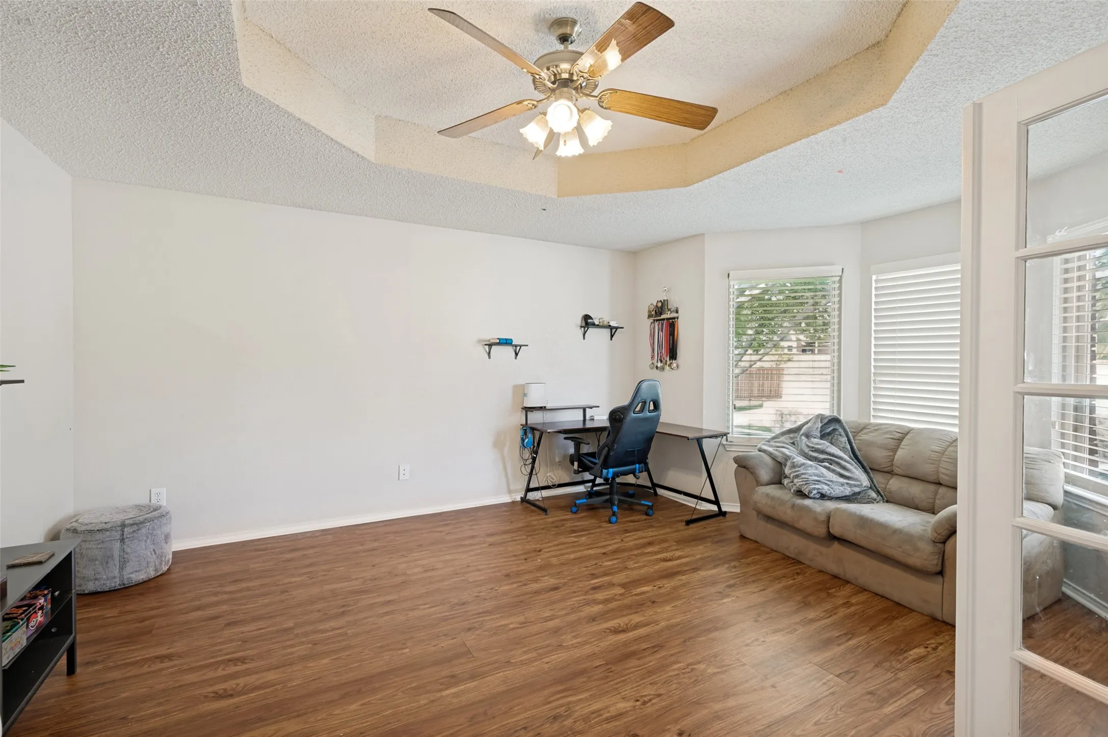 Single Family Residence For Sale in Denton County , 5013 Ridgecrest Drive, The Colony, Texas 75056, 4 Bedroom, 3 Bathroom, 2 Garage spaces, 2,920 Sqft, built in 1992, mls#21307131, Real Estate Agent in The Colony, Homes For Sale in Denton county, Homes For Sale in The Colony, Realtor in The Colony Texas, Real Estate Brokerage Independent Realty Texas, Luminita Cordes Realtor