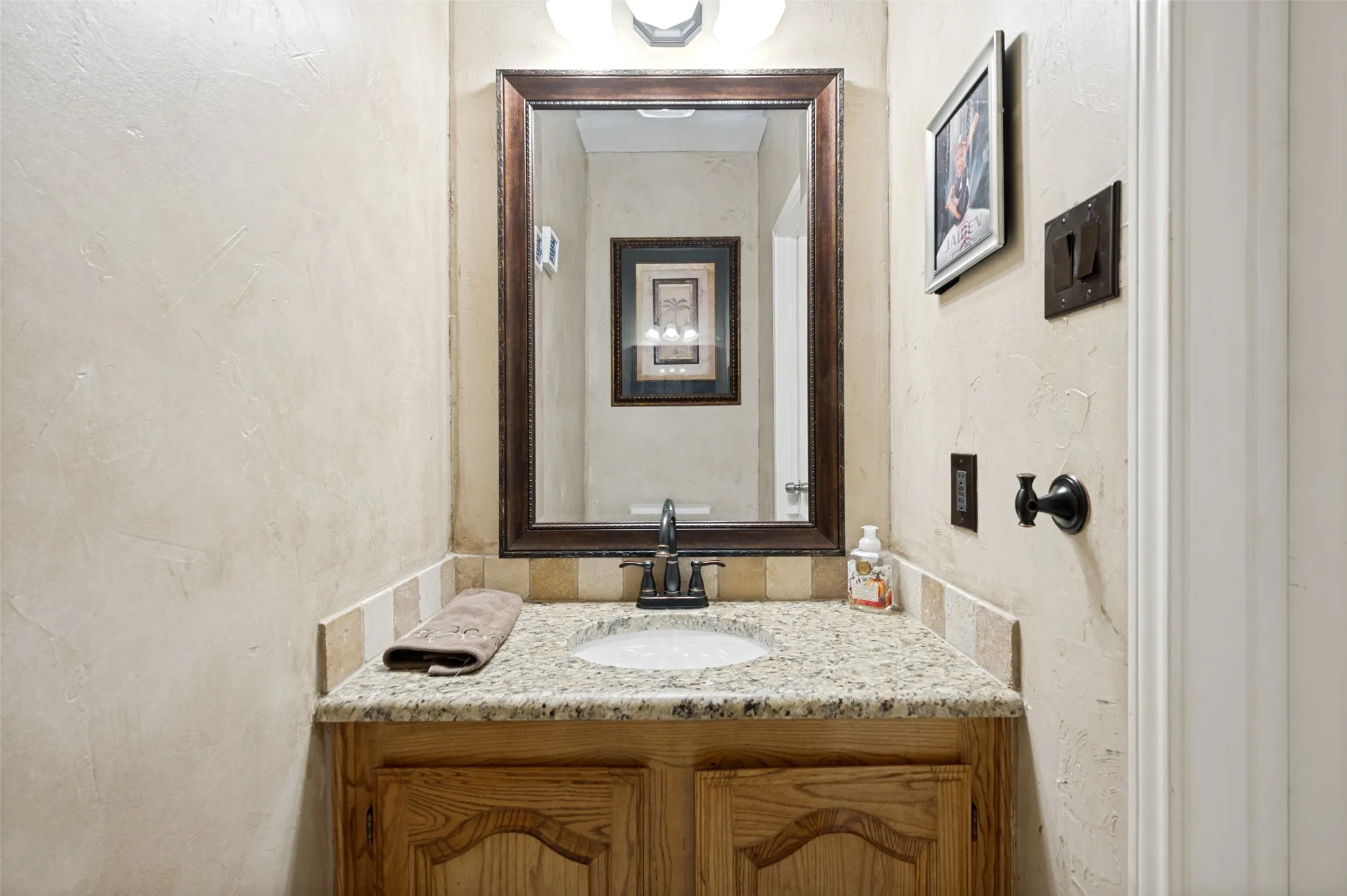 Single Family Residence For Sale in Denton County , 5013 Ridgecrest Drive, The Colony, Texas 75056, 4 Bedroom, 3 Bathroom, 2 Garage spaces, 2,920 Sqft, built in 1992, mls#21307131, Real Estate Agent in The Colony, Homes For Sale in Denton county, Homes For Sale in The Colony, Realtor in The Colony Texas, Real Estate Brokerage Independent Realty Texas, Luminita Cordes Realtor