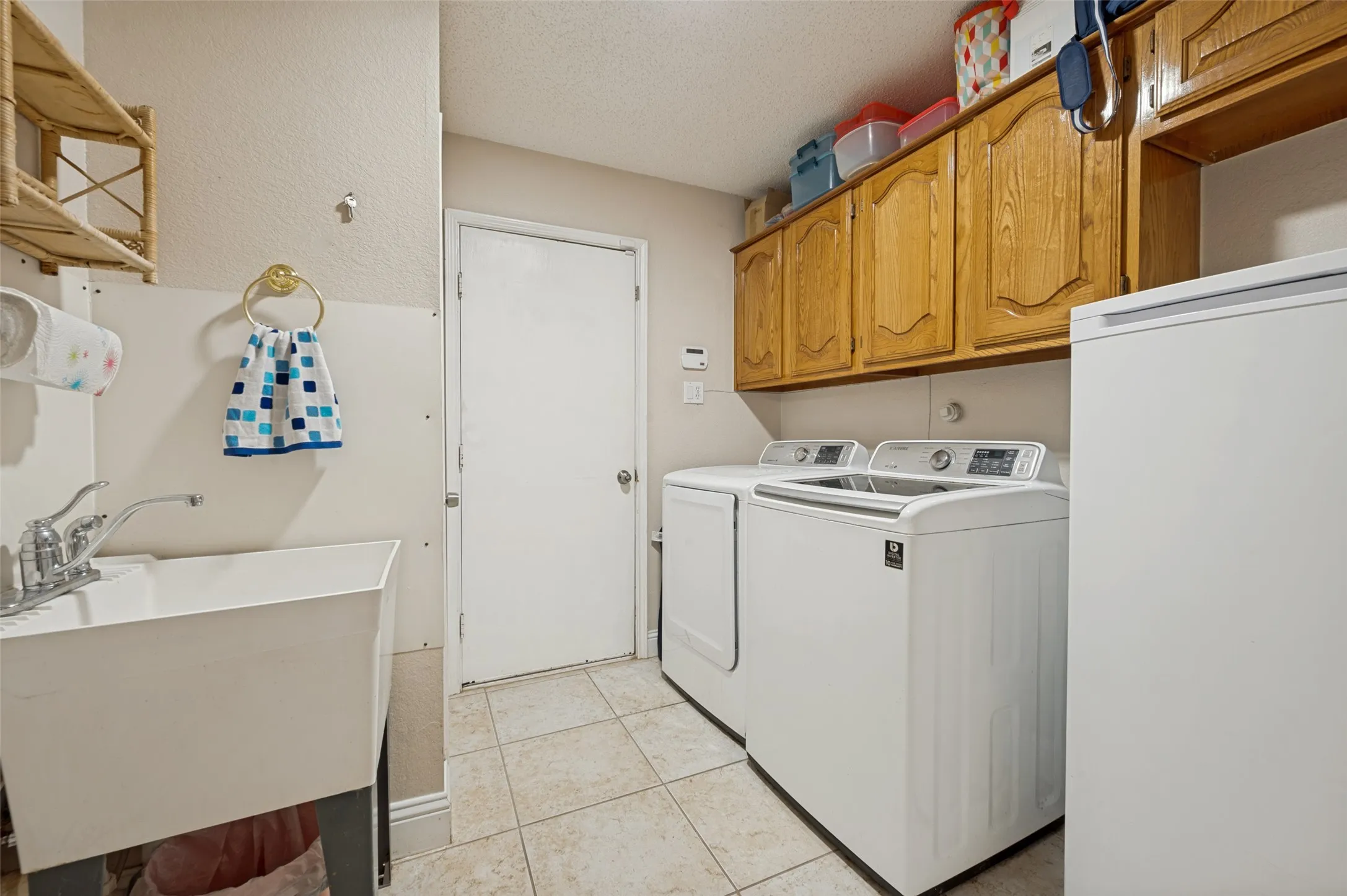 Single Family Residence For Sale in Denton County , 5013 Ridgecrest Drive, The Colony, Texas 75056, 4 Bedroom, 3 Bathroom, 2 Garage spaces, 2,920 Sqft, built in 1992, mls#21307131, Real Estate Agent in The Colony, Homes For Sale in Denton county, Homes For Sale in The Colony, Realtor in The Colony Texas, Real Estate Brokerage Independent Realty Texas, Luminita Cordes Realtor