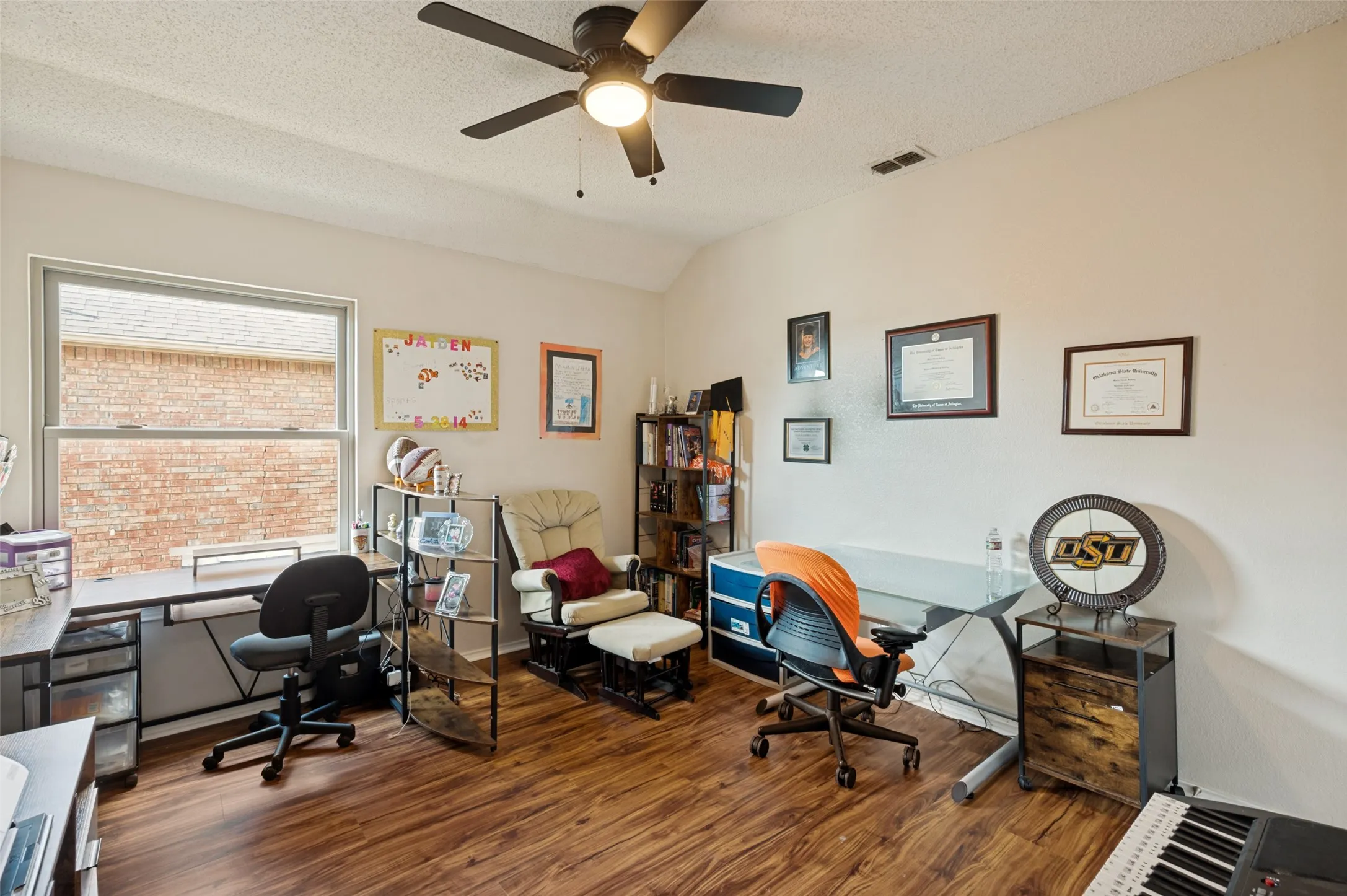 Single Family Residence For Sale in Denton County , 5013 Ridgecrest Drive, The Colony, Texas 75056, 4 Bedroom, 3 Bathroom, 2 Garage spaces, 2,920 Sqft, built in 1992, mls#21307131, Real Estate Agent in The Colony, Homes For Sale in Denton county, Homes For Sale in The Colony, Realtor in The Colony Texas, Real Estate Brokerage Independent Realty Texas, Luminita Cordes Realtor