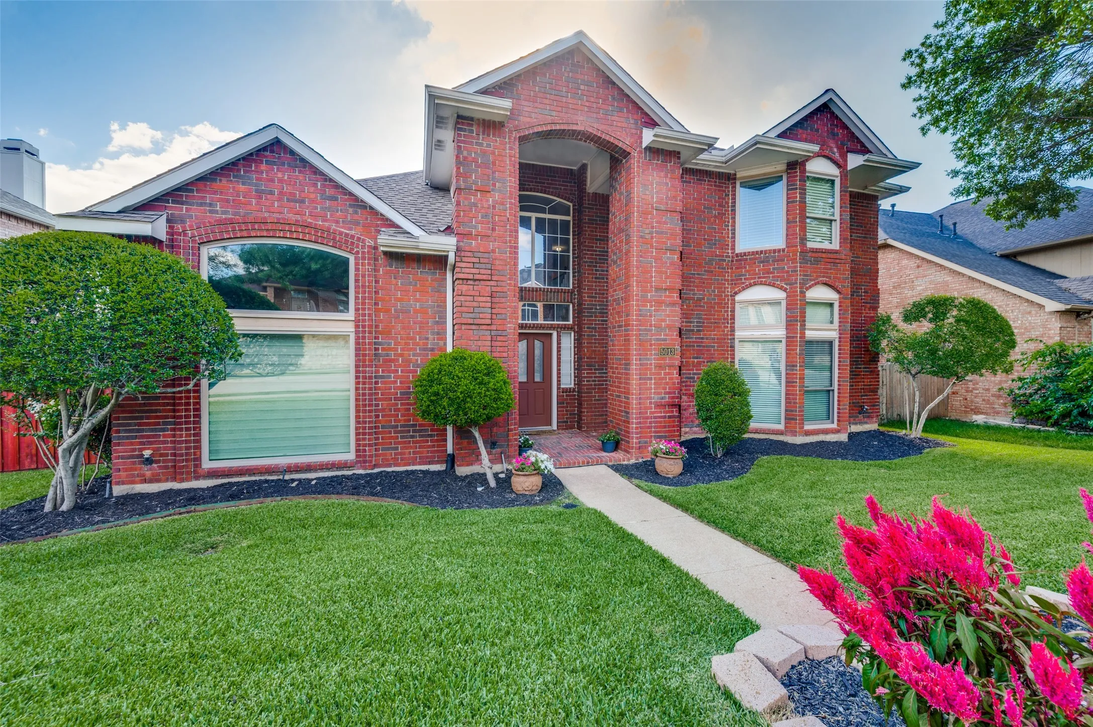 Single Family Residence For Sale in Denton County , 5013 Ridgecrest Drive, The Colony, Texas 75056, 4 Bedroom, 3 Bathroom, 2 Garage spaces, 2,920 Sqft, built in 1992, mls#21307131, Real Estate Agent in The Colony, Homes For Sale in Denton county, Homes For Sale in The Colony, Realtor in The Colony Texas, Real Estate Brokerage Independent Realty Texas, Luminita Cordes Realtor