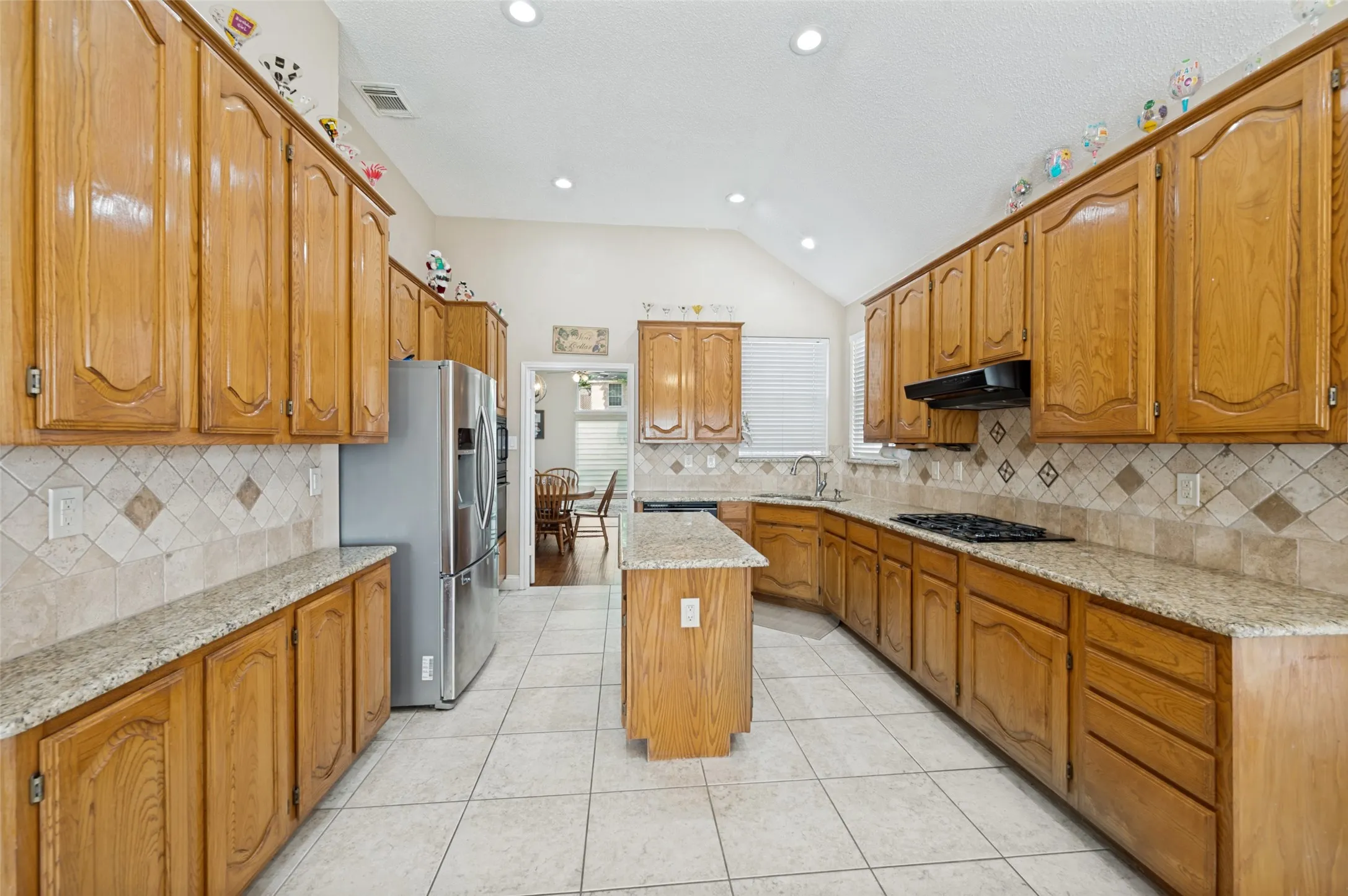 Single Family Residence For Sale in Denton County , 5013 Ridgecrest Drive, The Colony, Texas 75056, 4 Bedroom, 3 Bathroom, 2 Garage spaces, 2,920 Sqft, built in 1992, mls#21307131, Real Estate Agent in The Colony, Homes For Sale in Denton county, Homes For Sale in The Colony, Realtor in The Colony Texas, Real Estate Brokerage Independent Realty Texas, Luminita Cordes Realtor