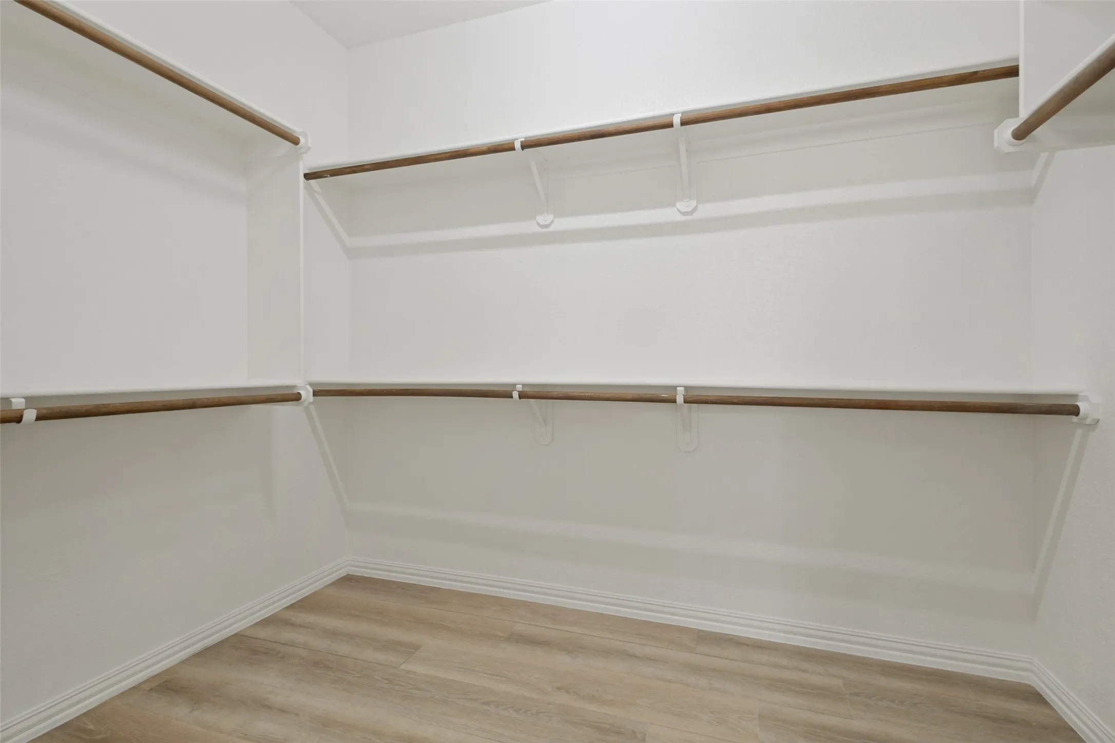 Single Family Residence For Sale in Parker County , 2014 Country Brook Drive, Weatherford, Texas 76087, 4 Bedroom, 2 Bathroom, 3 Garage spaces, 2,175 Sqft, built in 2003, mls#21302490, Real Estate Agent in Weatherford, Homes For Sale in Parker county, Homes For Sale in Weatherford, Realtor in Weatherford Texas, Real Estate Brokerage Independent Realty Texas, Luminita Cordes Realtor