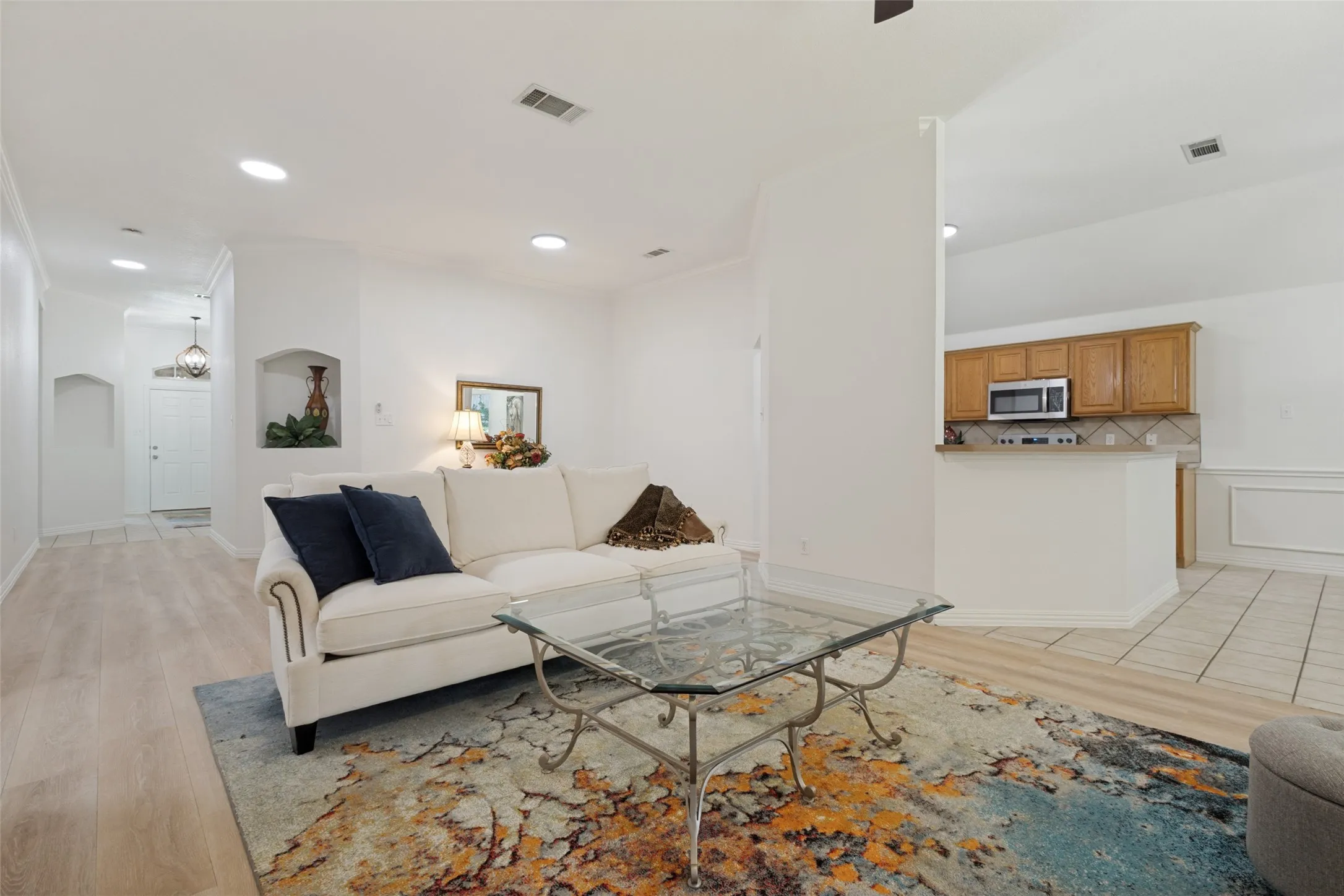Single Family Residence For Sale in Parker County , 2014 Country Brook Drive, Weatherford, Texas 76087, 4 Bedroom, 2 Bathroom, 3 Garage spaces, 2,175 Sqft, built in 2003, mls#21302490, Real Estate Agent in Weatherford, Homes For Sale in Parker county, Homes For Sale in Weatherford, Realtor in Weatherford Texas, Real Estate Brokerage Independent Realty Texas, Luminita Cordes Realtor