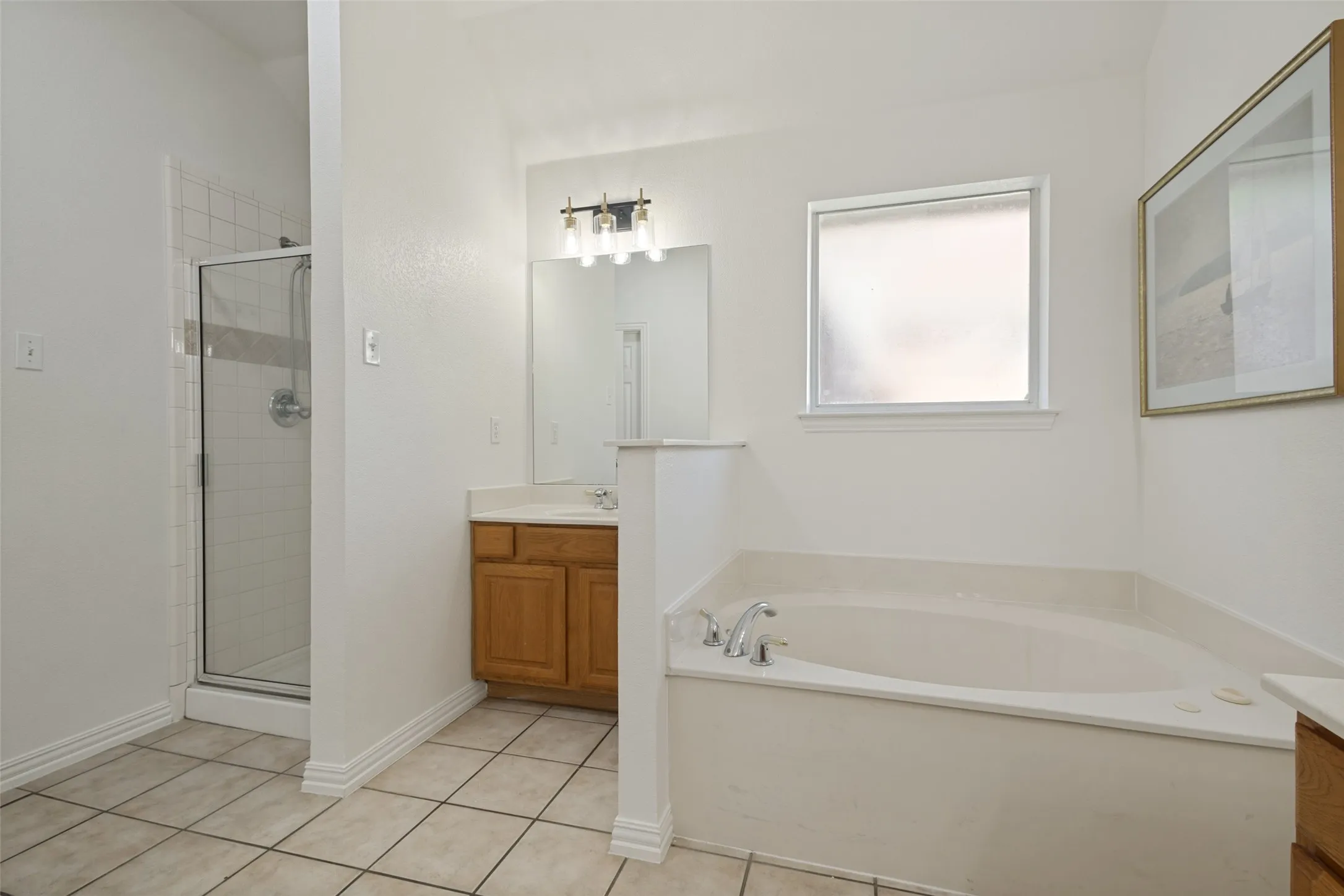 Single Family Residence For Sale in Parker County , 2014 Country Brook Drive, Weatherford, Texas 76087, 4 Bedroom, 2 Bathroom, 3 Garage spaces, 2,175 Sqft, built in 2003, mls#21302490, Real Estate Agent in Weatherford, Homes For Sale in Parker county, Homes For Sale in Weatherford, Realtor in Weatherford Texas, Real Estate Brokerage Independent Realty Texas, Luminita Cordes Realtor