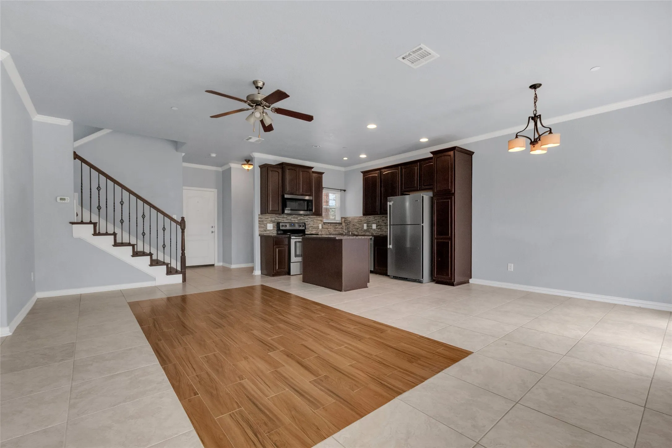 Townhouse For Sale in Collin County , 706 S Jupiter Road 705, Allen, Texas 75002, 3 Bedroom, 3 Bathroom, 2 Garage spaces, 1,658 Sqft, built in 2012, mls#21307473, Real Estate Agent in Allen, Homes For Sale in Collin county, Homes For Sale in Allen, Realtor in Allen Texas, Real Estate Brokerage Independent Realty Texas, Luminita Cordes Realtor