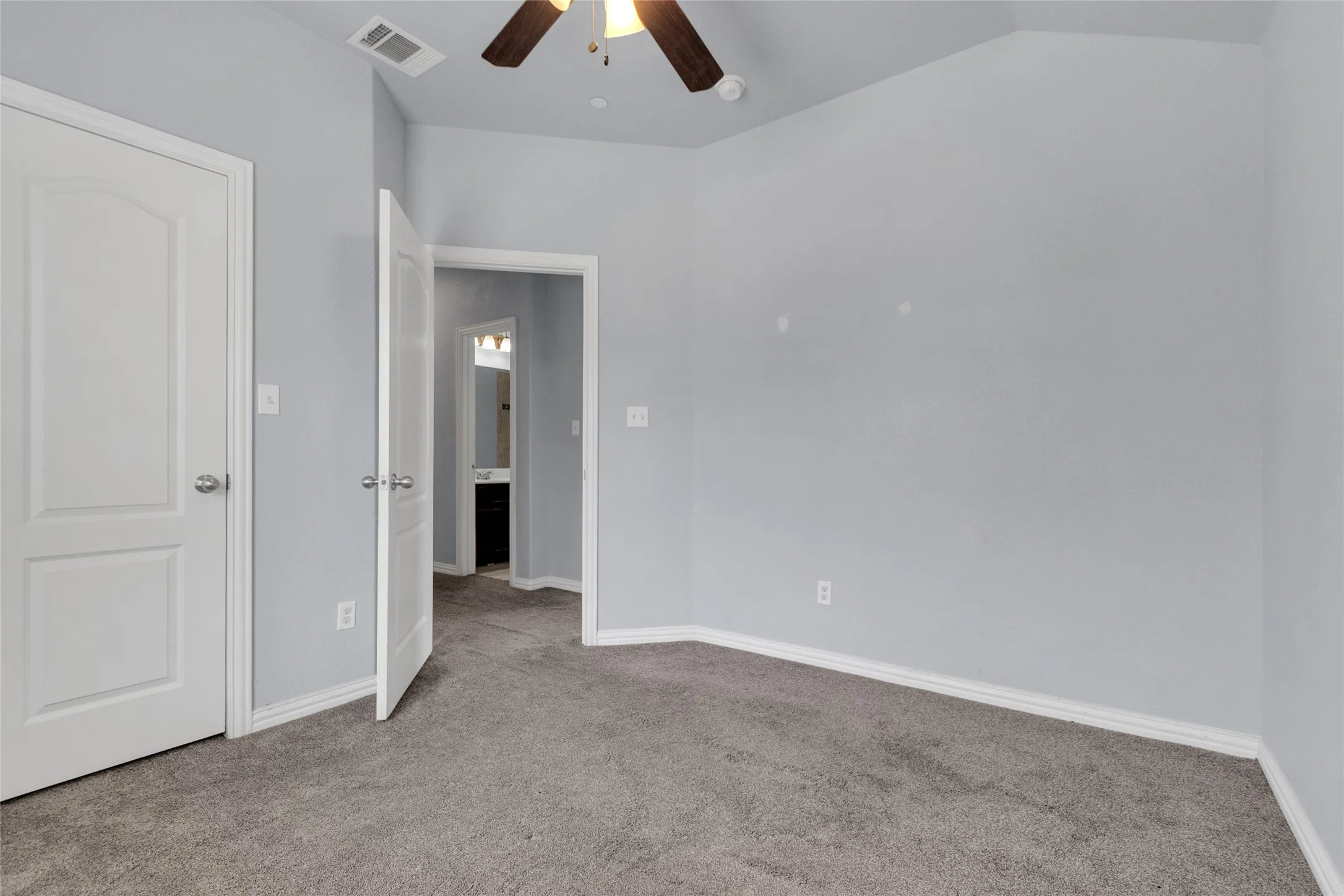 Townhouse For Sale in Collin County , 706 S Jupiter Road 705, Allen, Texas 75002, 3 Bedroom, 3 Bathroom, 2 Garage spaces, 1,658 Sqft, built in 2012, mls#21307473, Real Estate Agent in Allen, Homes For Sale in Collin county, Homes For Sale in Allen, Realtor in Allen Texas, Real Estate Brokerage Independent Realty Texas, Luminita Cordes Realtor