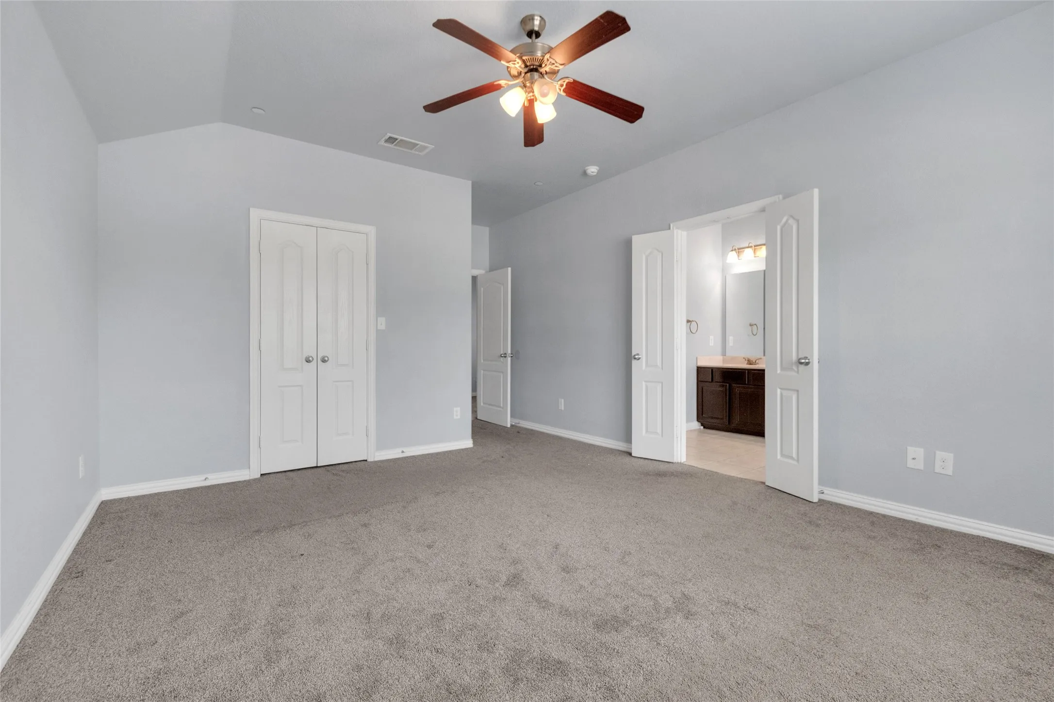 Townhouse For Sale in Collin County , 706 S Jupiter Road 705, Allen, Texas 75002, 3 Bedroom, 3 Bathroom, 2 Garage spaces, 1,658 Sqft, built in 2012, mls#21307473, Real Estate Agent in Allen, Homes For Sale in Collin county, Homes For Sale in Allen, Realtor in Allen Texas, Real Estate Brokerage Independent Realty Texas, Luminita Cordes Realtor