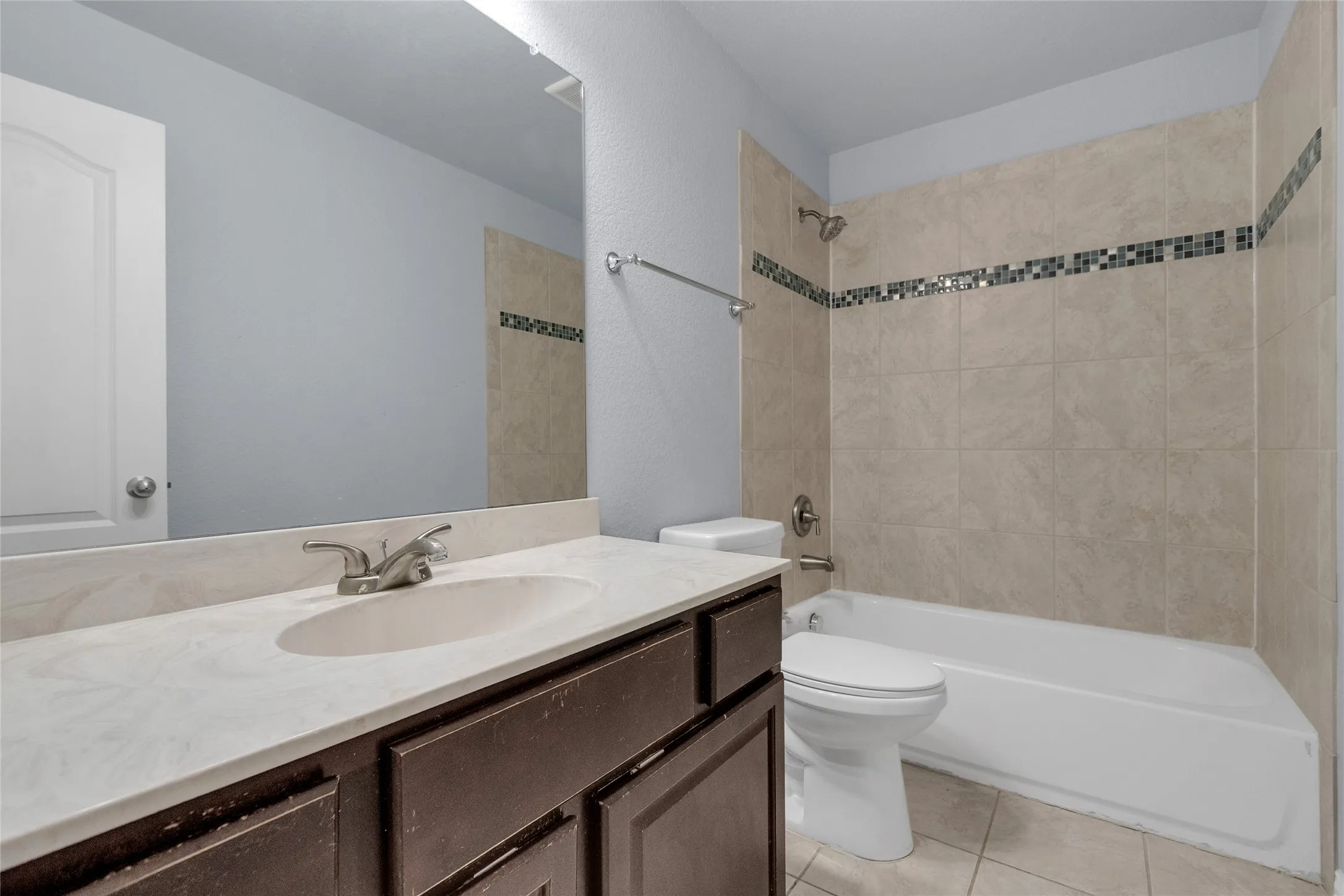 Townhouse For Sale in Collin County , 706 S Jupiter Road 705, Allen, Texas 75002, 3 Bedroom, 3 Bathroom, 2 Garage spaces, 1,658 Sqft, built in 2012, mls#21307473, Real Estate Agent in Allen, Homes For Sale in Collin county, Homes For Sale in Allen, Realtor in Allen Texas, Real Estate Brokerage Independent Realty Texas, Luminita Cordes Realtor