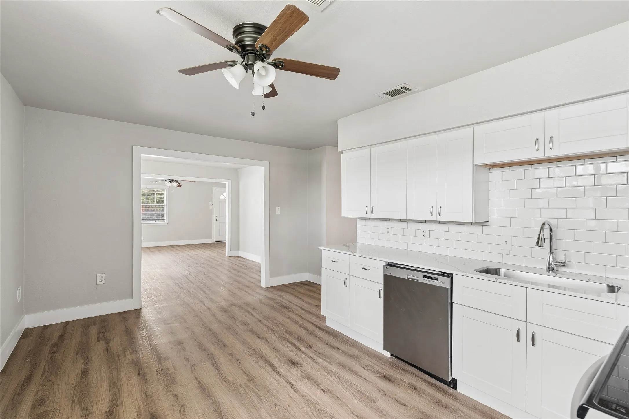 Single Family Residence For Sale in Dallas County , 509 Clark Street, Garland, Texas 75040, 3 Bedroom, 1 Bathroom, Garage spaces, 1,333 Sqft, built in 1954, mls#21307469, Real Estate Agent in Garland, Homes For Sale in Dallas county, Homes For Sale in Garland, Realtor in Garland Texas, Real Estate Brokerage Independent Realty Texas, Luminita Cordes Realtor
