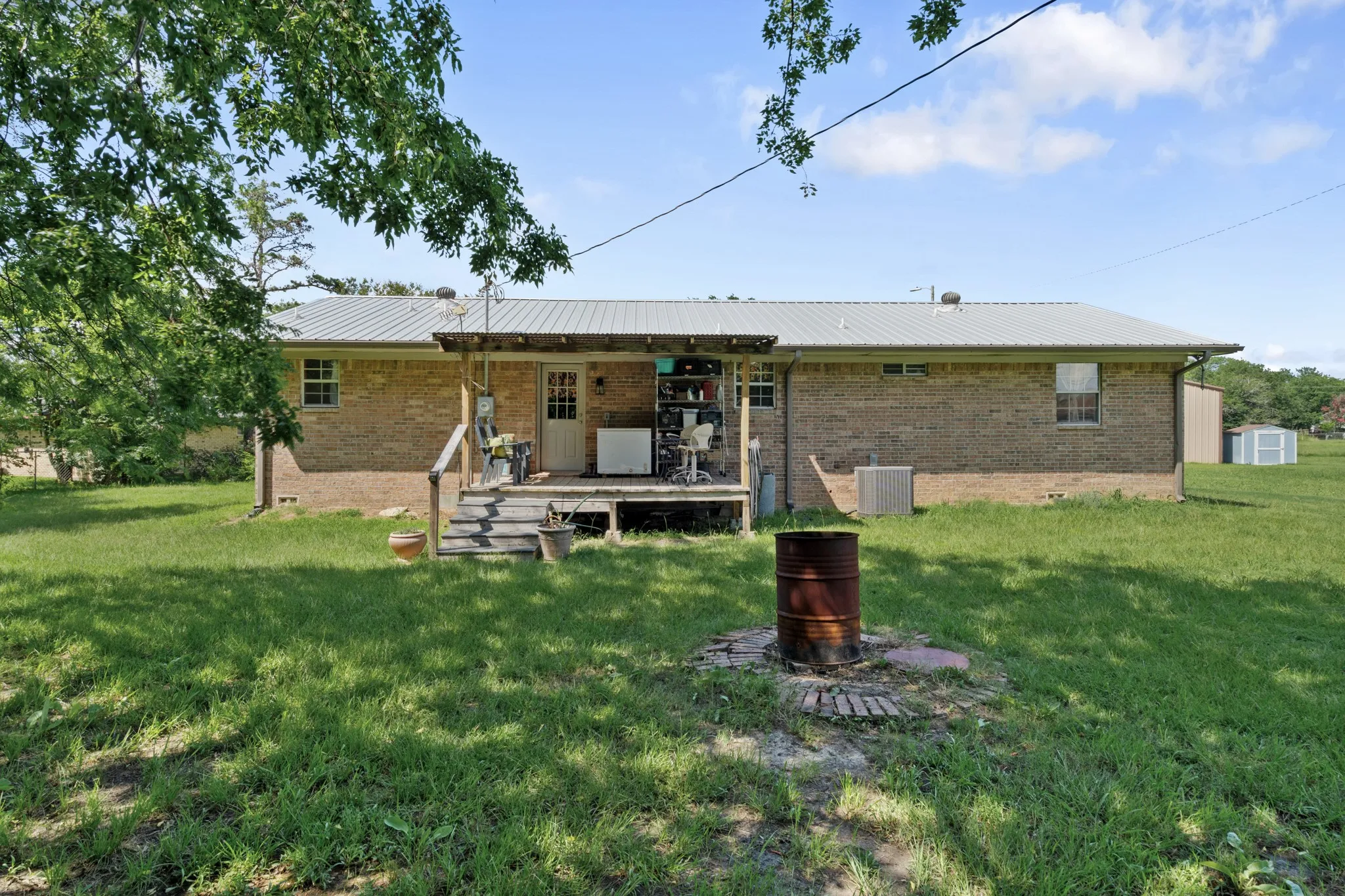 Back yard space for loads of fun!