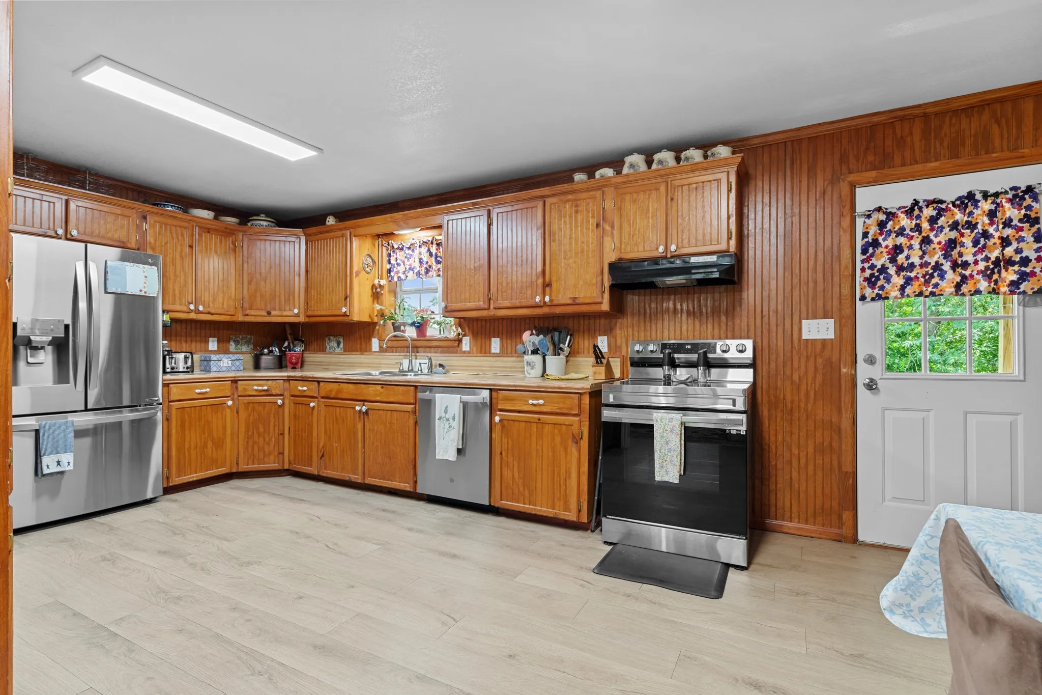Open kitchen designed for the 'everyone ends up in the kitchen' kind of party.