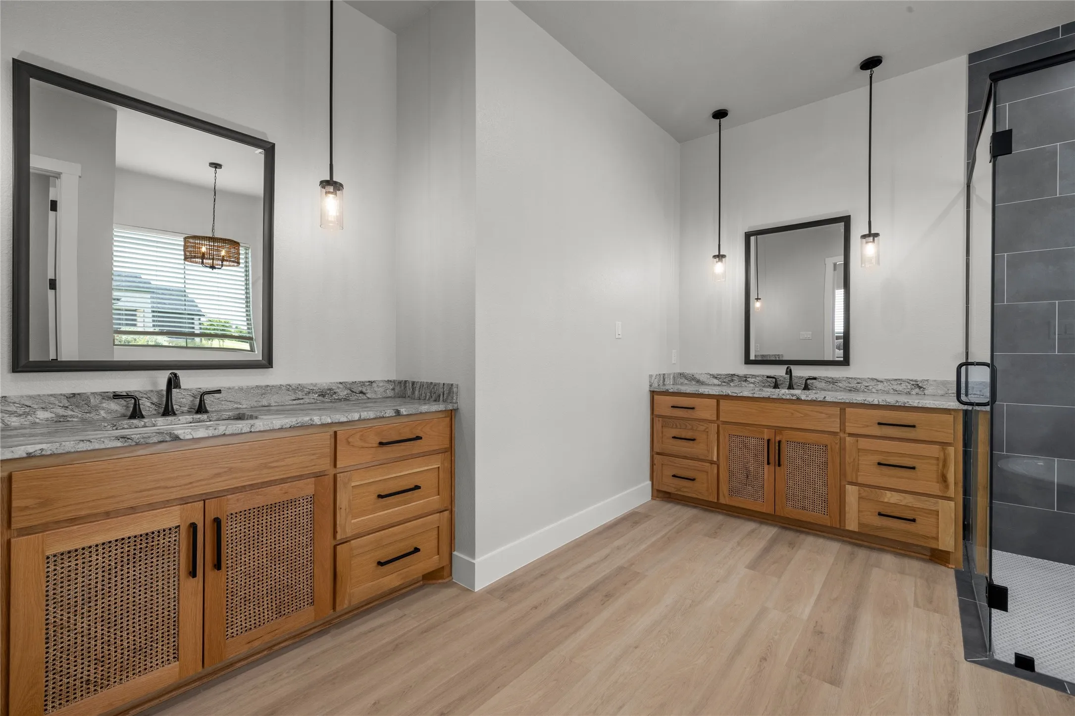 Single Family Residence For Sale in Bell County , 8152 Evenfall Lane, Temple, Texas 76501, 4 Bedroom, 4 Bathroom, 2 Garage spaces, 2,757 Sqft, built in 2023, mls#21307470, Real Estate Agent in Temple, Homes For Sale in Bell county, Homes For Sale in Temple, Realtor in Temple Texas, Real Estate Brokerage Independent Realty Texas, Luminita Cordes Realtor