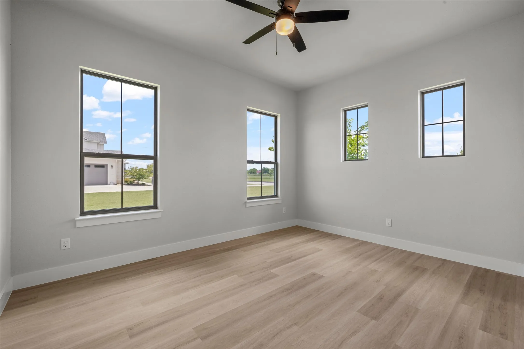 Single Family Residence For Sale in Bell County , 8152 Evenfall Lane, Temple, Texas 76501, 4 Bedroom, 4 Bathroom, 2 Garage spaces, 2,757 Sqft, built in 2023, mls#21307470, Real Estate Agent in Temple, Homes For Sale in Bell county, Homes For Sale in Temple, Realtor in Temple Texas, Real Estate Brokerage Independent Realty Texas, Luminita Cordes Realtor