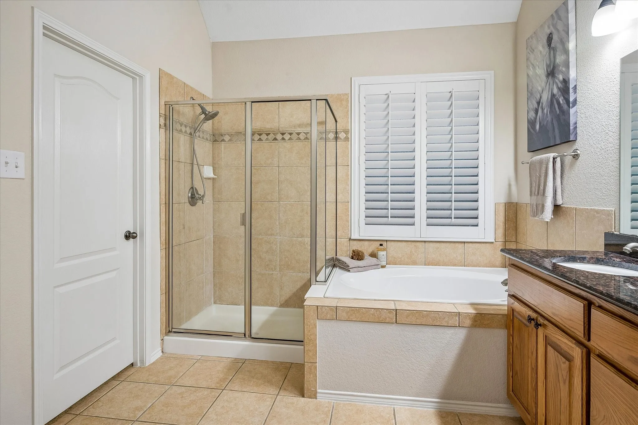 Single Family Residence For Sale in Dallas County , 2824 Lacompte Drive, Dallas, Texas 75227, 3 Bedroom, 2 Bathroom, 2 Garage spaces, 2,515 Sqft, built in 2005, mls#21301785, Real Estate Agent in Dallas, Homes For Sale in Dallas county, Homes For Sale in Dallas, Realtor in Dallas Texas, Real Estate Brokerage Independent Realty Texas, Luminita Cordes Realtor
