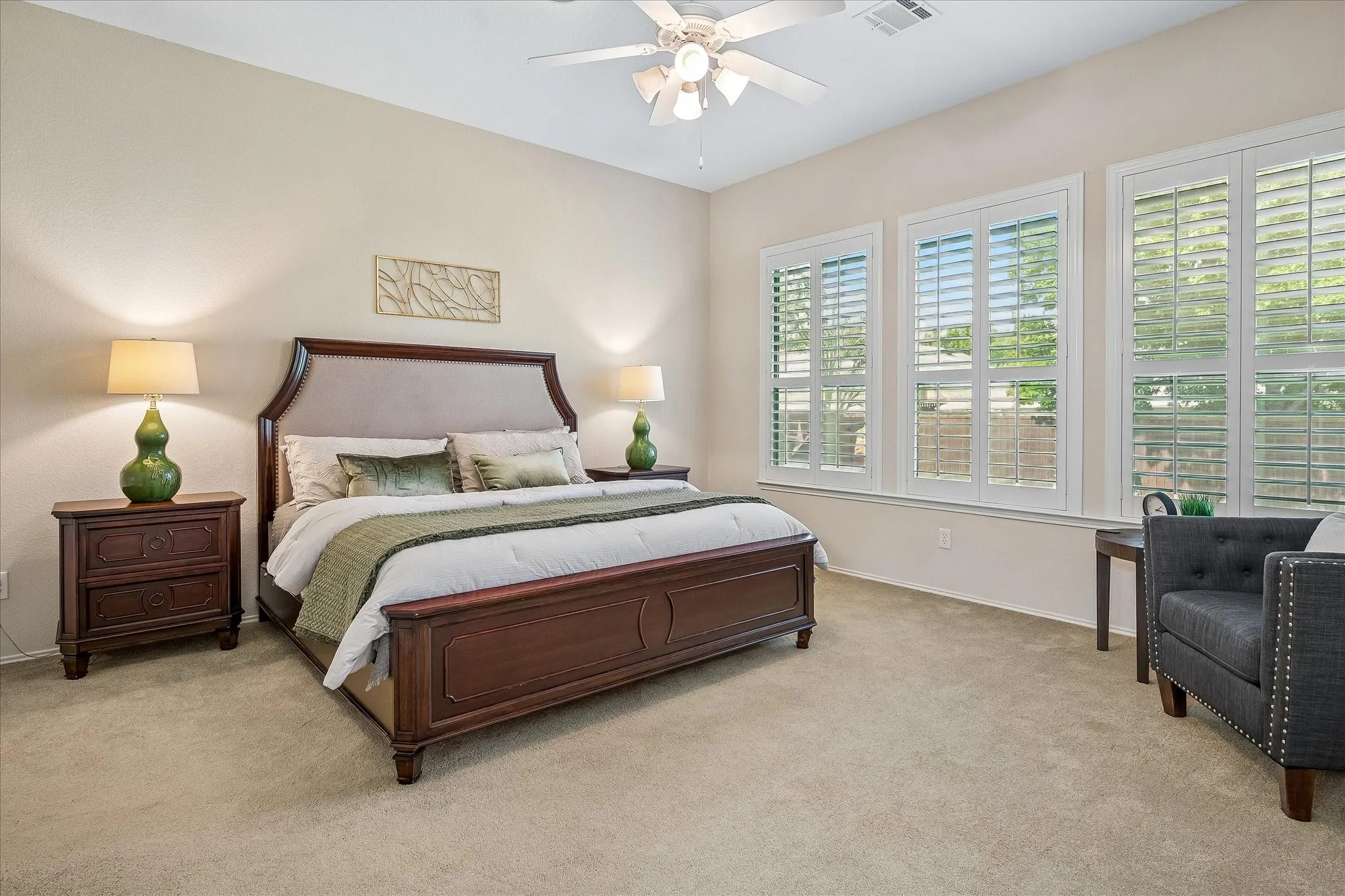 Single Family Residence For Sale in Dallas County , 2824 Lacompte Drive, Dallas, Texas 75227, 3 Bedroom, 2 Bathroom, 2 Garage spaces, 2,515 Sqft, built in 2005, mls#21301785, Real Estate Agent in Dallas, Homes For Sale in Dallas county, Homes For Sale in Dallas, Realtor in Dallas Texas, Real Estate Brokerage Independent Realty Texas, Luminita Cordes Realtor
