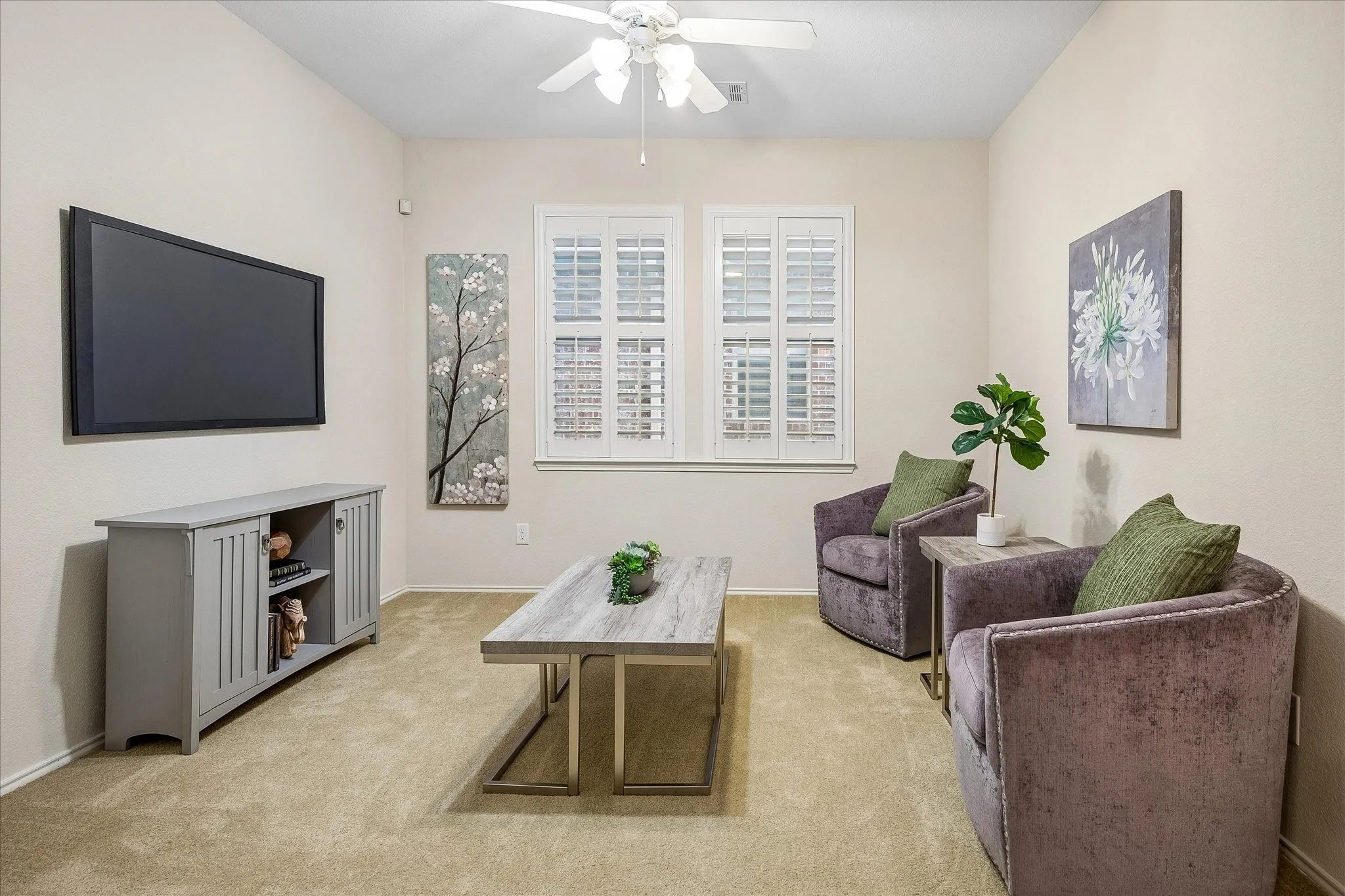 Single Family Residence For Sale in Dallas County , 2824 Lacompte Drive, Dallas, Texas 75227, 3 Bedroom, 2 Bathroom, 2 Garage spaces, 2,515 Sqft, built in 2005, mls#21301785, Real Estate Agent in Dallas, Homes For Sale in Dallas county, Homes For Sale in Dallas, Realtor in Dallas Texas, Real Estate Brokerage Independent Realty Texas, Luminita Cordes Realtor