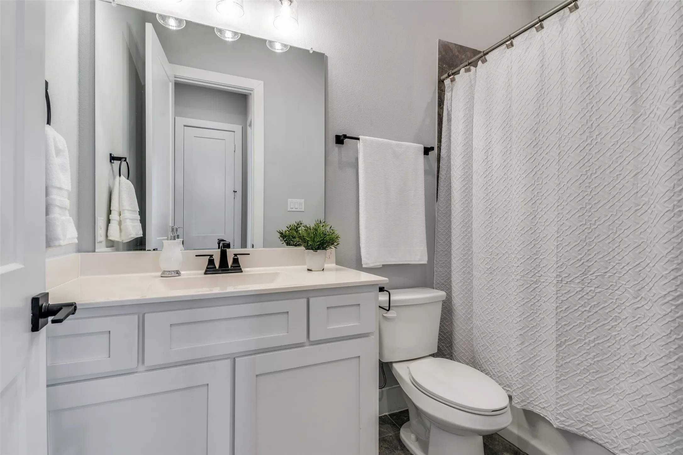 Single Family Residence For Sale in Dallas County , 3710 Pilgrims Mews, Rowlett, Texas 75088, 5 Bedroom, 5 Bathroom, 2 Garage spaces, 3,068 Sqft, built in 2022, mls#21307487, Real Estate Agent in Rowlett, Homes For Sale in Dallas county, Homes For Sale in Rowlett, Realtor in Rowlett Texas, Real Estate Brokerage Independent Realty Texas, Luminita Cordes Realtor