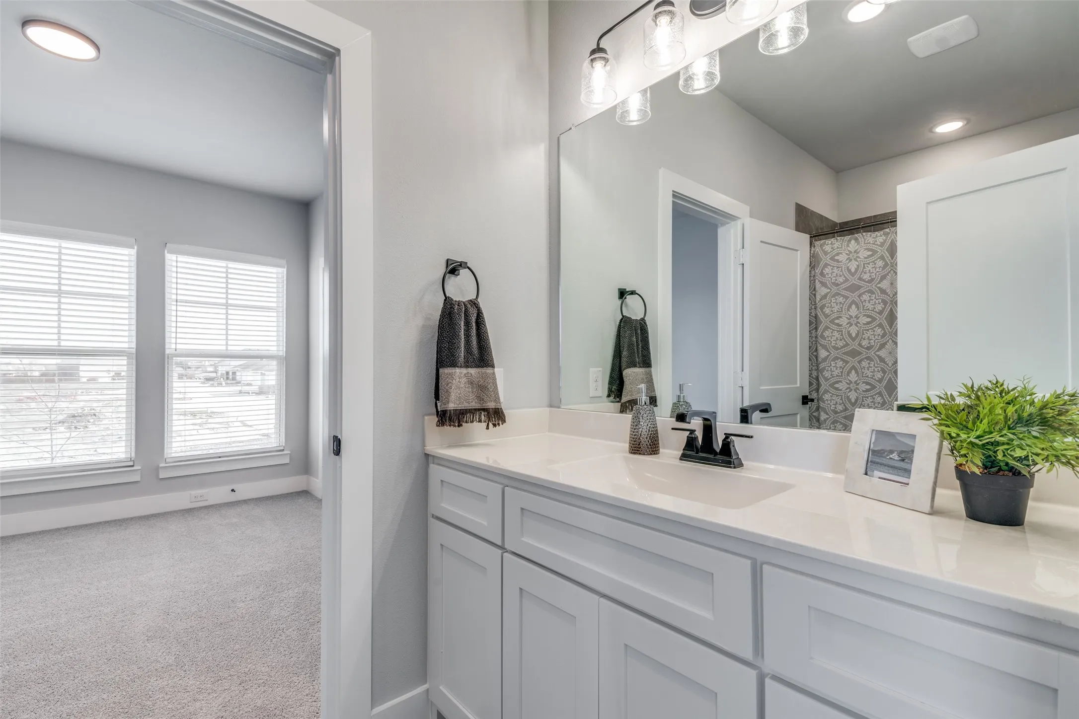 Single Family Residence For Sale in Dallas County , 3710 Pilgrims Mews, Rowlett, Texas 75088, 5 Bedroom, 5 Bathroom, 2 Garage spaces, 3,068 Sqft, built in 2022, mls#21307487, Real Estate Agent in Rowlett, Homes For Sale in Dallas county, Homes For Sale in Rowlett, Realtor in Rowlett Texas, Real Estate Brokerage Independent Realty Texas, Luminita Cordes Realtor
