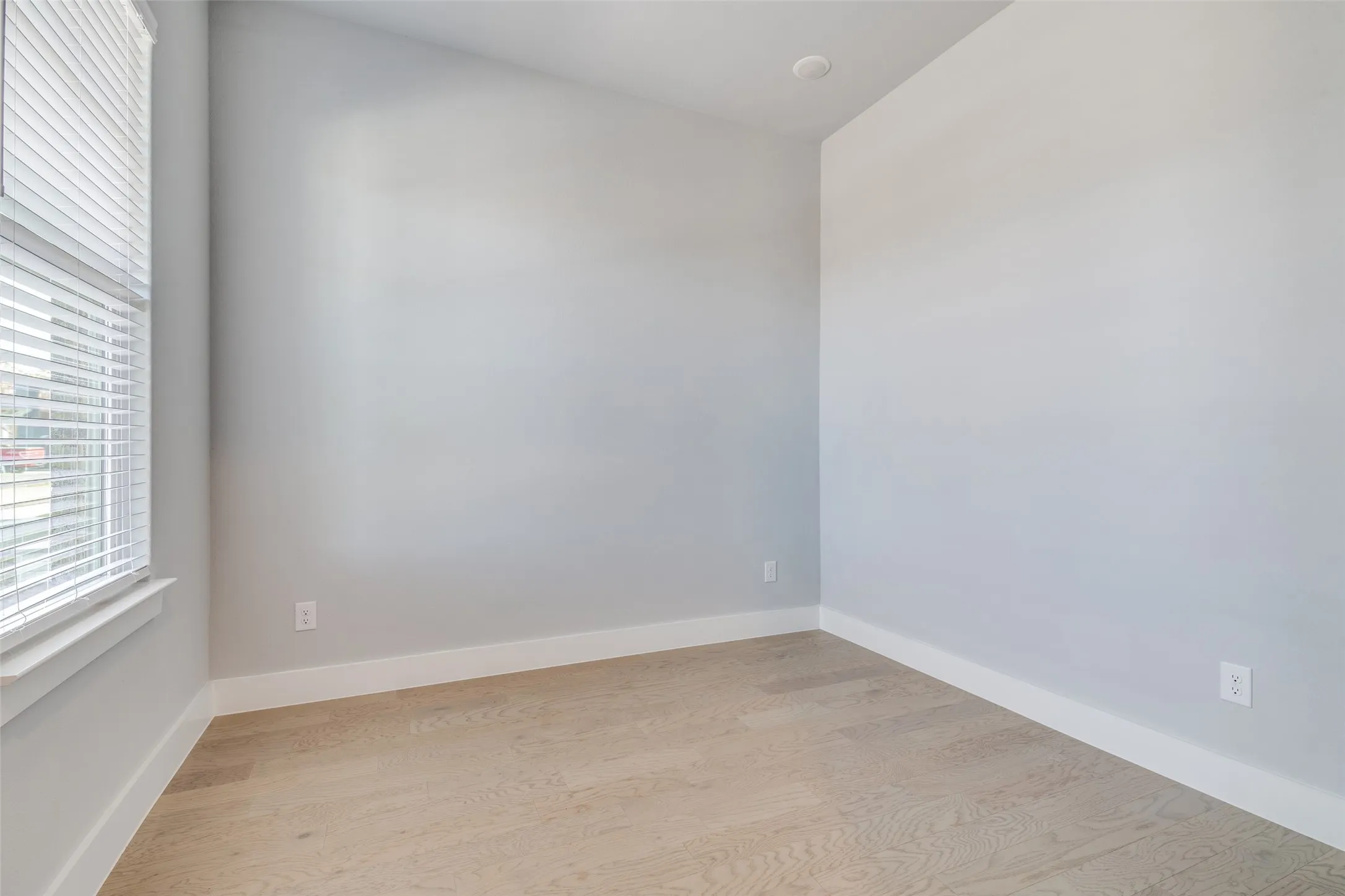 Single Family Residence For Sale in Dallas County , 3710 Pilgrims Mews, Rowlett, Texas 75088, 5 Bedroom, 5 Bathroom, 2 Garage spaces, 3,068 Sqft, built in 2022, mls#21307487, Real Estate Agent in Rowlett, Homes For Sale in Dallas county, Homes For Sale in Rowlett, Realtor in Rowlett Texas, Real Estate Brokerage Independent Realty Texas, Luminita Cordes Realtor