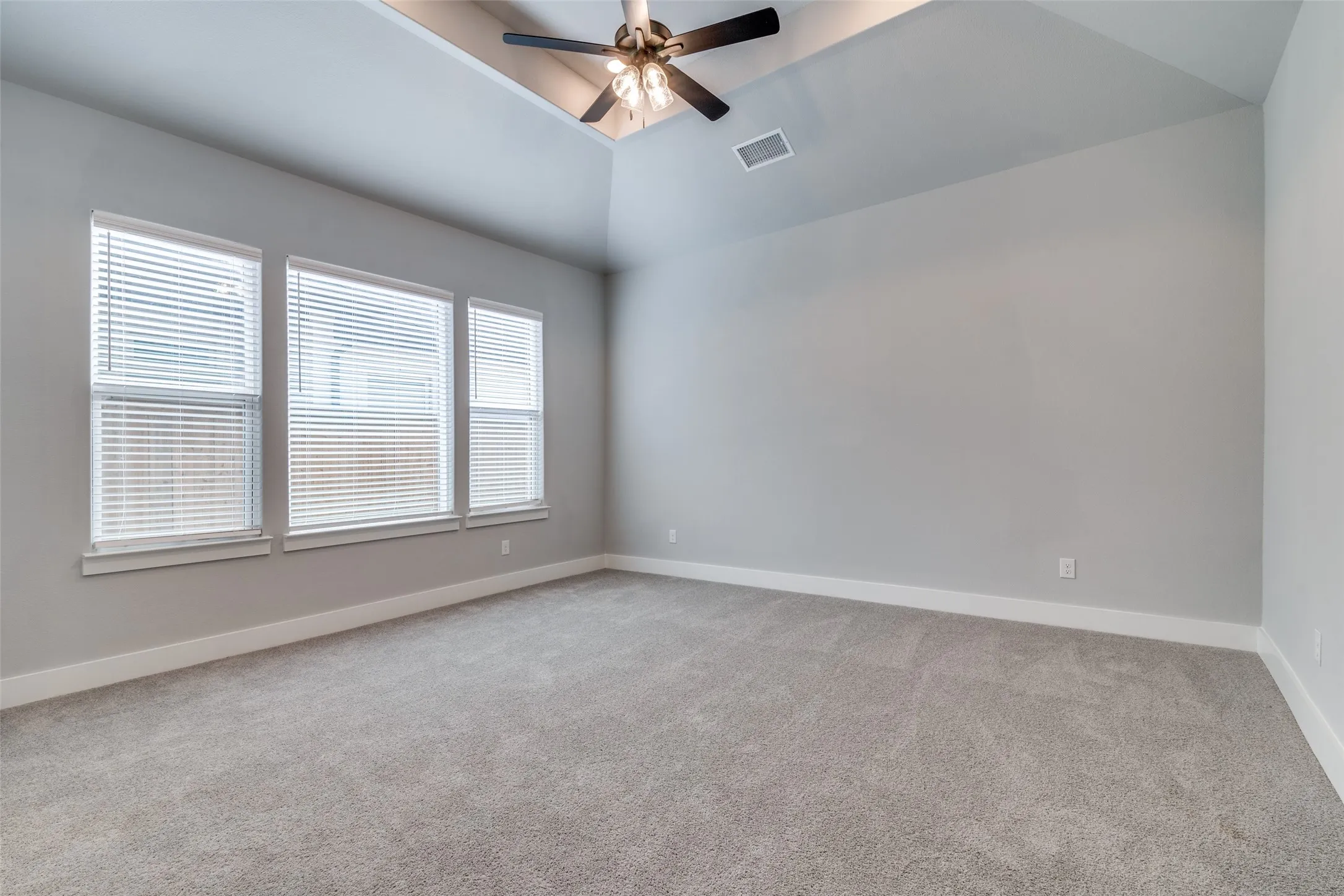 Single Family Residence For Sale in Dallas County , 3710 Pilgrims Mews, Rowlett, Texas 75088, 5 Bedroom, 5 Bathroom, 2 Garage spaces, 3,068 Sqft, built in 2022, mls#21307487, Real Estate Agent in Rowlett, Homes For Sale in Dallas county, Homes For Sale in Rowlett, Realtor in Rowlett Texas, Real Estate Brokerage Independent Realty Texas, Luminita Cordes Realtor