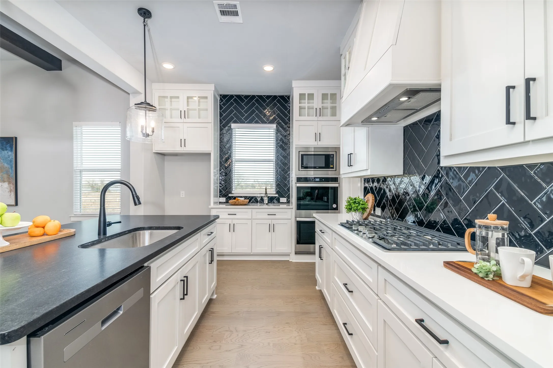 Single Family Residence For Sale in Dallas County , 3710 Pilgrims Mews, Rowlett, Texas 75088, 5 Bedroom, 5 Bathroom, 2 Garage spaces, 3,068 Sqft, built in 2022, mls#21307487, Real Estate Agent in Rowlett, Homes For Sale in Dallas county, Homes For Sale in Rowlett, Realtor in Rowlett Texas, Real Estate Brokerage Independent Realty Texas, Luminita Cordes Realtor