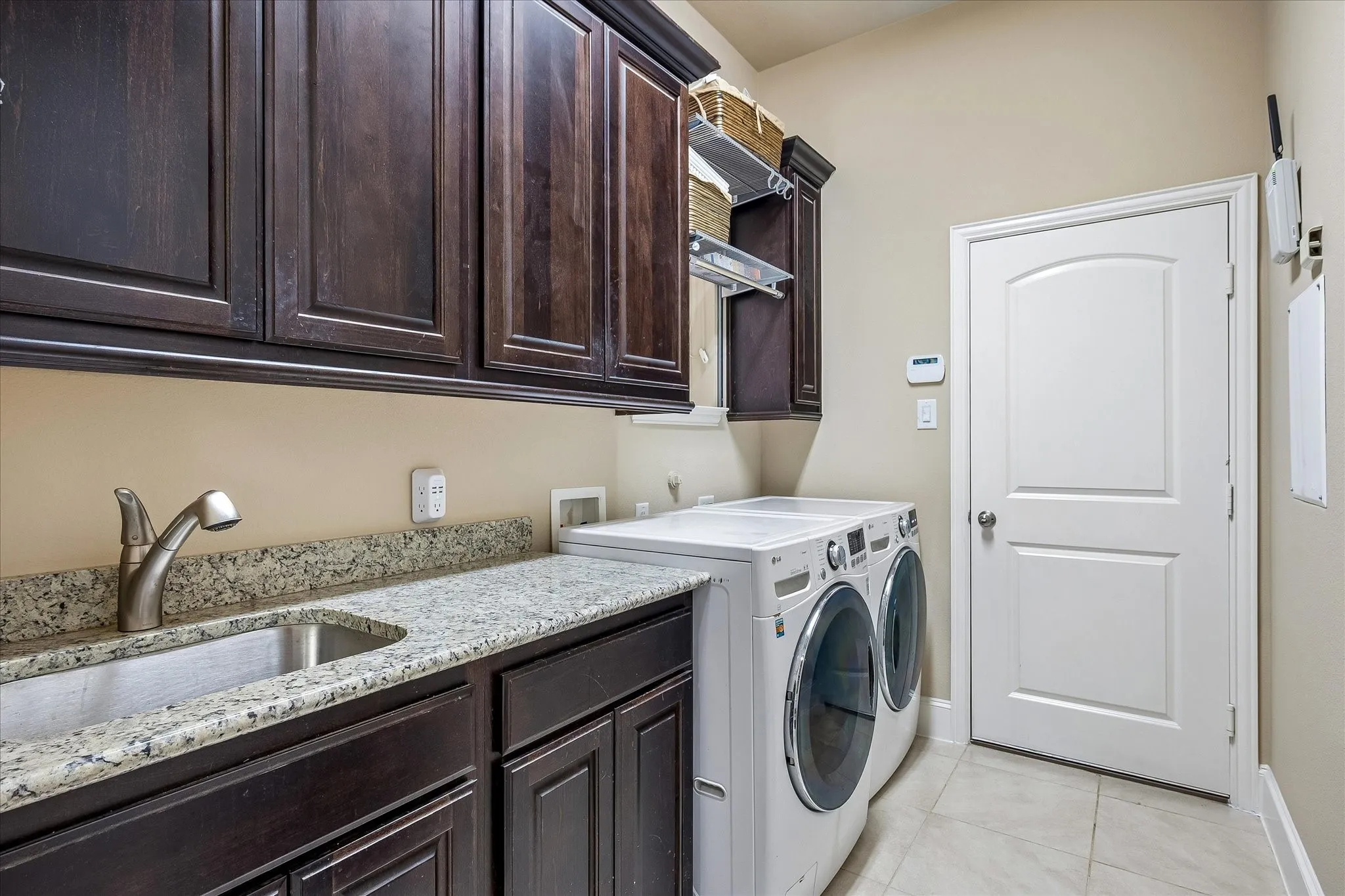 Single Family Residence For Sale in Denton County , 7184 Shingle Mill Road, Frisco, Texas 75036, 4 Bedroom, 4 Bathroom, 3 Garage spaces, 3,663 Sqft, built in 2015, mls#21295708, Real Estate Agent in Frisco, Homes For Sale in Denton county, Homes For Sale in Frisco, Realtor in Frisco Texas, Real Estate Brokerage Independent Realty Texas, Luminita Cordes Realtor