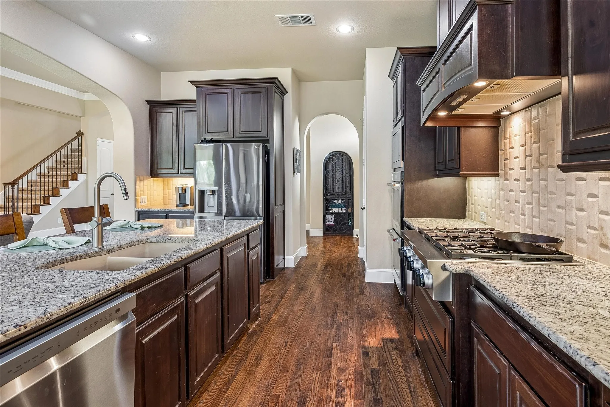 Single Family Residence For Sale in Denton County , 7184 Shingle Mill Road, Frisco, Texas 75036, 4 Bedroom, 4 Bathroom, 3 Garage spaces, 3,663 Sqft, built in 2015, mls#21295708, Real Estate Agent in Frisco, Homes For Sale in Denton county, Homes For Sale in Frisco, Realtor in Frisco Texas, Real Estate Brokerage Independent Realty Texas, Luminita Cordes Realtor