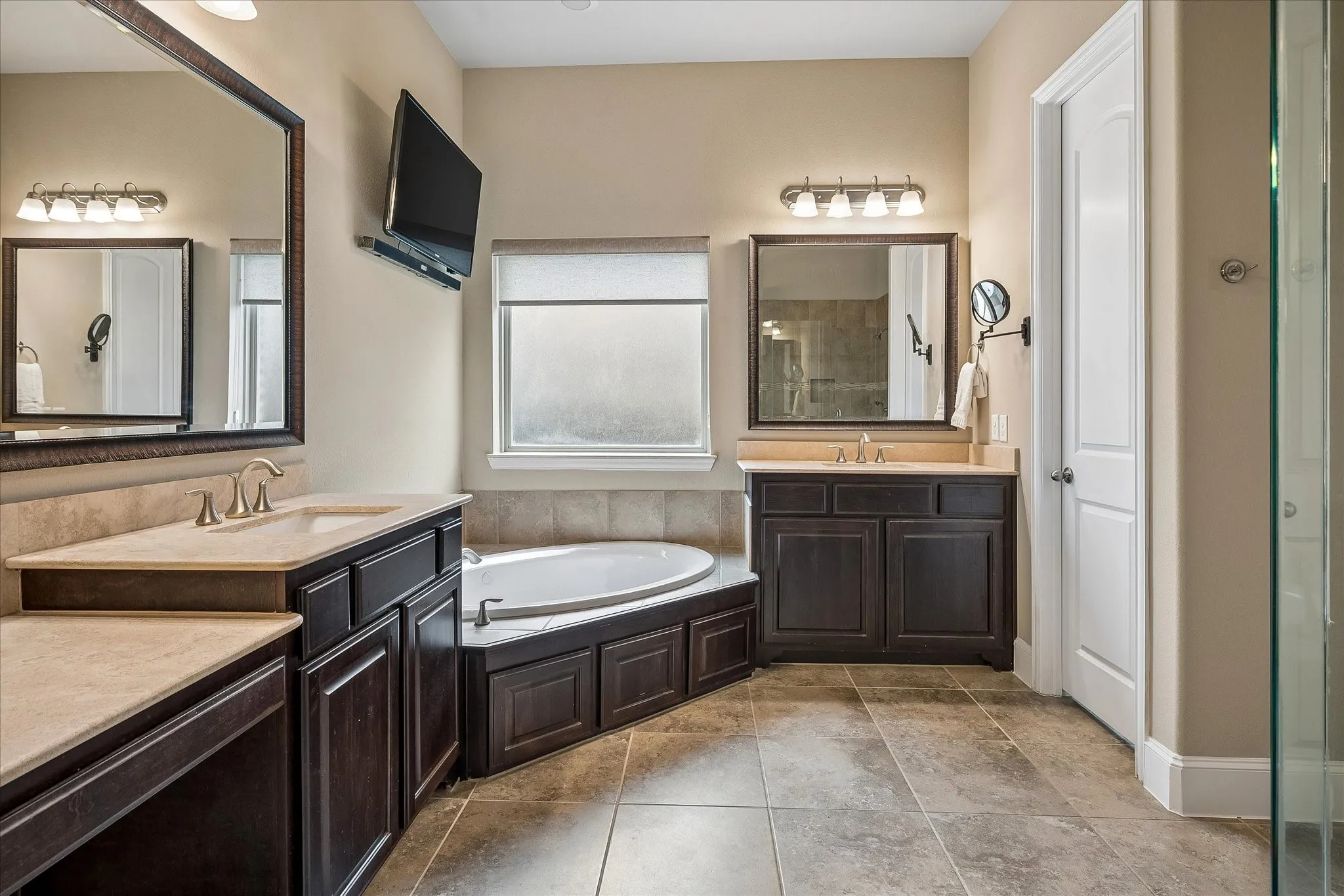 Single Family Residence For Sale in Denton County , 7184 Shingle Mill Road, Frisco, Texas 75036, 4 Bedroom, 4 Bathroom, 3 Garage spaces, 3,663 Sqft, built in 2015, mls#21295708, Real Estate Agent in Frisco, Homes For Sale in Denton county, Homes For Sale in Frisco, Realtor in Frisco Texas, Real Estate Brokerage Independent Realty Texas, Luminita Cordes Realtor