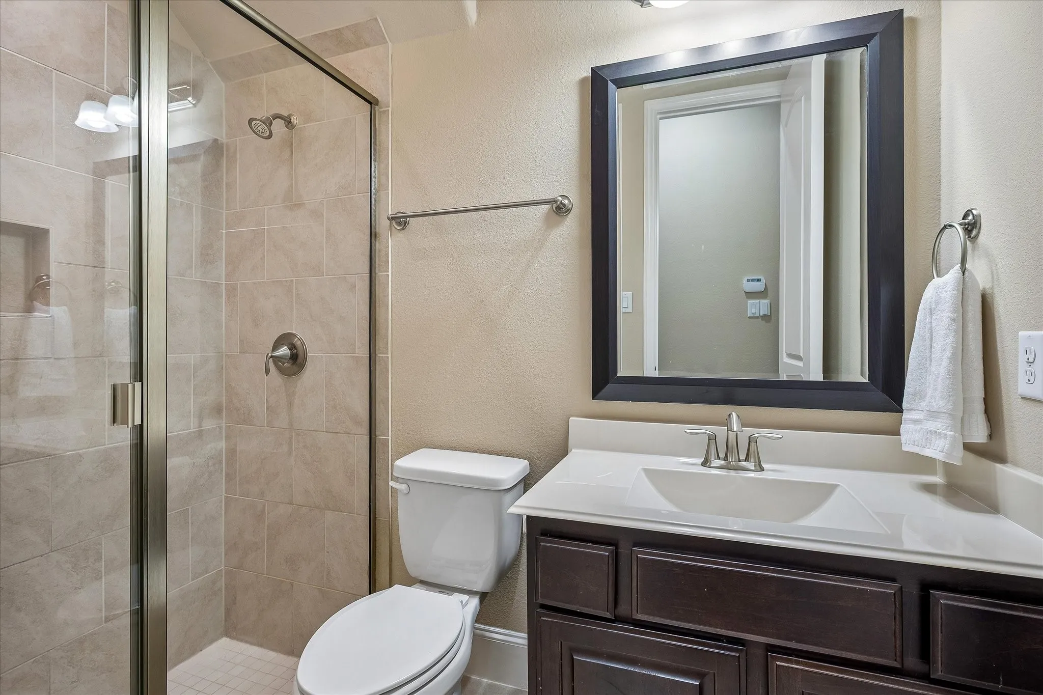 Single Family Residence For Sale in Denton County , 7184 Shingle Mill Road, Frisco, Texas 75036, 4 Bedroom, 4 Bathroom, 3 Garage spaces, 3,663 Sqft, built in 2015, mls#21295708, Real Estate Agent in Frisco, Homes For Sale in Denton county, Homes For Sale in Frisco, Realtor in Frisco Texas, Real Estate Brokerage Independent Realty Texas, Luminita Cordes Realtor