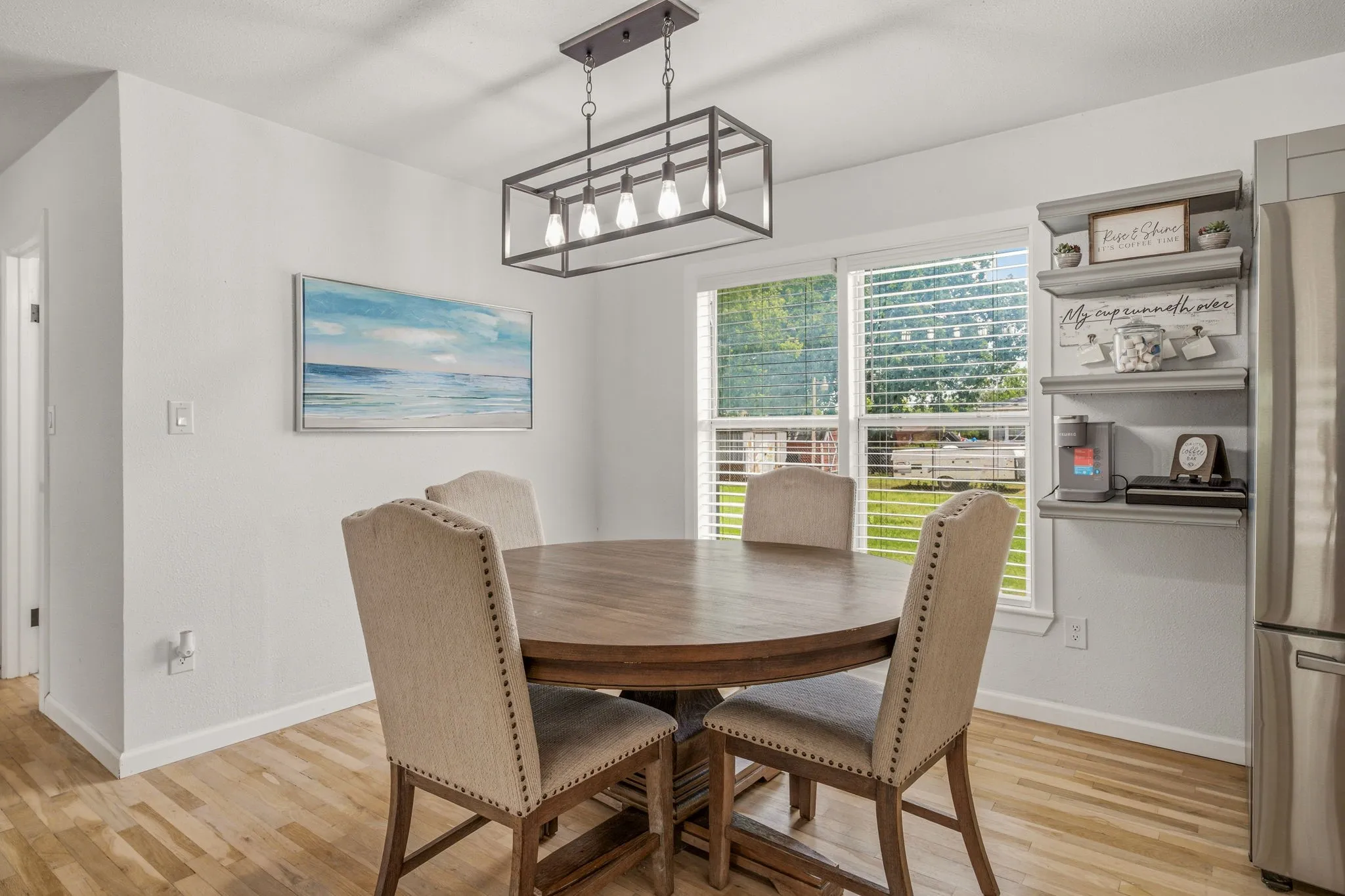 Single Family Residence For Sale in Hood County , 613 Crestview Drive, Granbury, Texas 76048, 2 Bedrooms, 1 Bathroom, 1 Garage spaces, 1,036 Sqft, built in 1955, Price $230,000, mls#21307061, Real Estate Agent in Granbury, Homes For Sale in Hood county, Homes For Sale in Granbury, Realtor in Granbury Texas, Real Estate Brokerage Independent Realty Texas, Luminita Cordes Realtor