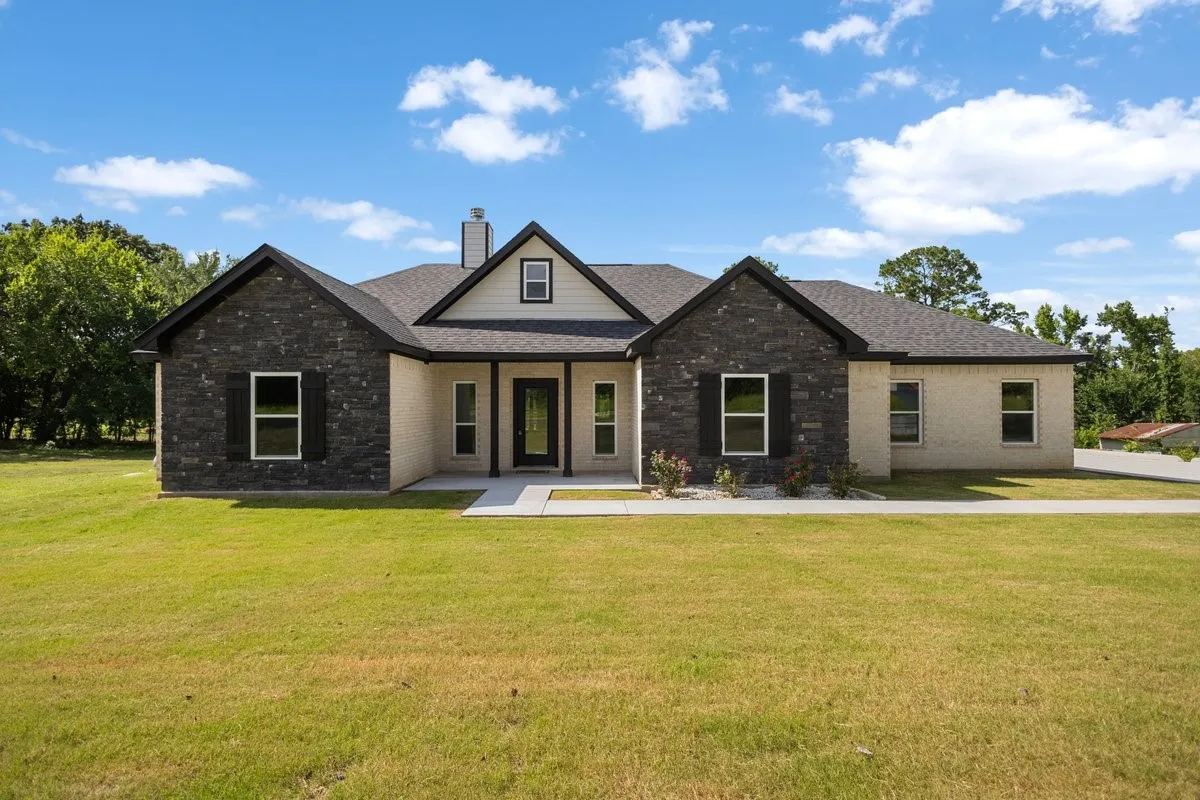 Single Family Residence For Sale in Van Zandt County , 13446 FM 858, Ben Wheeler, Texas 75754, 4 Bedroom, 2 Bathroom, 2 Garage spaces, 2,163 Sqft, built in 2022, mls#21307506, Real Estate Agent in Ben Wheeler, Homes For Sale in Van Zandt county, Homes For Sale in Ben Wheeler, Realtor in Ben Wheeler Texas, Real Estate Brokerage Independent Realty Texas, Luminita Cordes Realtor