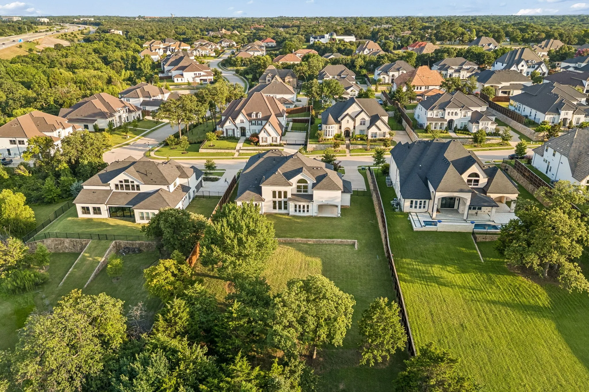 Single Family Residence For Sale in Tarrant County , 804 Jamestown Lane, Southlake, Texas 76092, 6 Bedroom, 7 Bathroom, 3 Garage spaces, 5,963 Sqft, built in 2022, mls#21307162, Real Estate Agent in Southlake, Homes For Sale in Tarrant county, Homes For Sale in Southlake, Realtor in Southlake Texas, Real Estate Brokerage Independent Realty Texas, Luminita Cordes Realtor