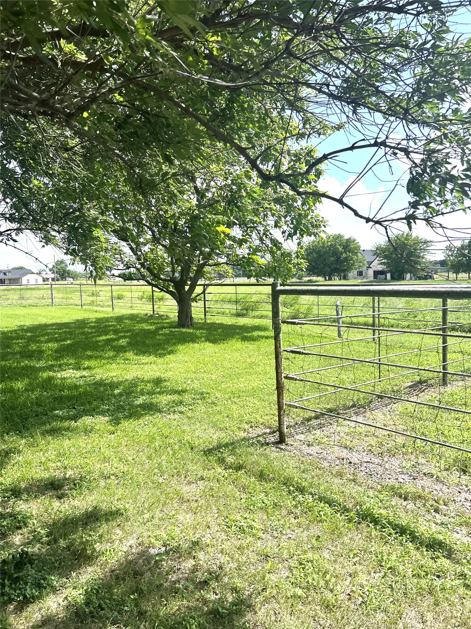 Single Family Residence For Sale in Johnson County , 4024 County Road 415, Alvarado, Texas 76009, 3 Bedroom, 2 Bathroom, 3 Garage spaces, 1,693 Sqft, built in 0, mls#21306004, Real Estate Agent in Alvarado, Homes For Sale in Johnson county, Homes For Sale in Alvarado, Realtor in Alvarado Texas, Real Estate Brokerage Independent Realty Texas, Luminita Cordes Realtor