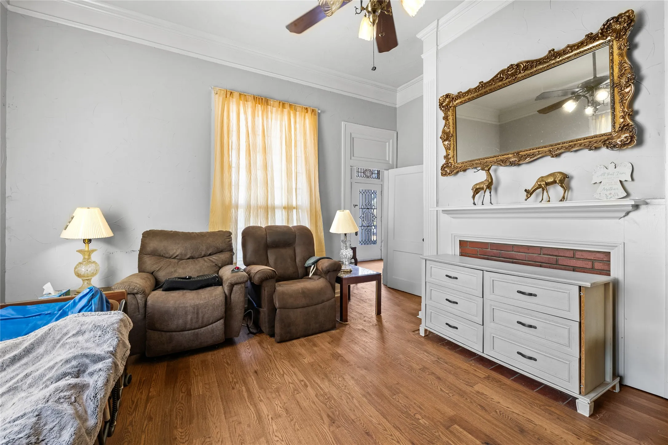 Single Family Residence For Sale in Grayson County , 1114 S Houston Avenue, Denison, Texas 75021, 4 Bedroom, 3 Bathroom, 2 Garage spaces, 2,857 Sqft, built in 1889, mls#21307256, Real Estate Agent in Denison, Homes For Sale in Grayson county, Homes For Sale in Denison, Realtor in Denison Texas, Real Estate Brokerage Independent Realty Texas, Luminita Cordes Realtor