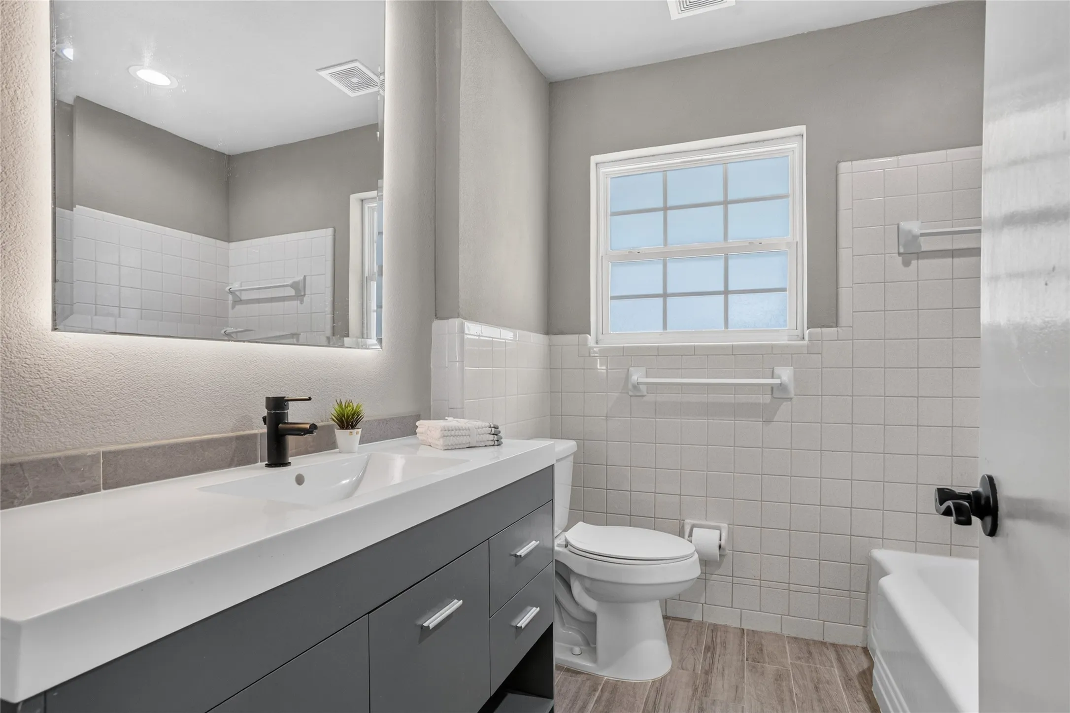 Secondary bathroom