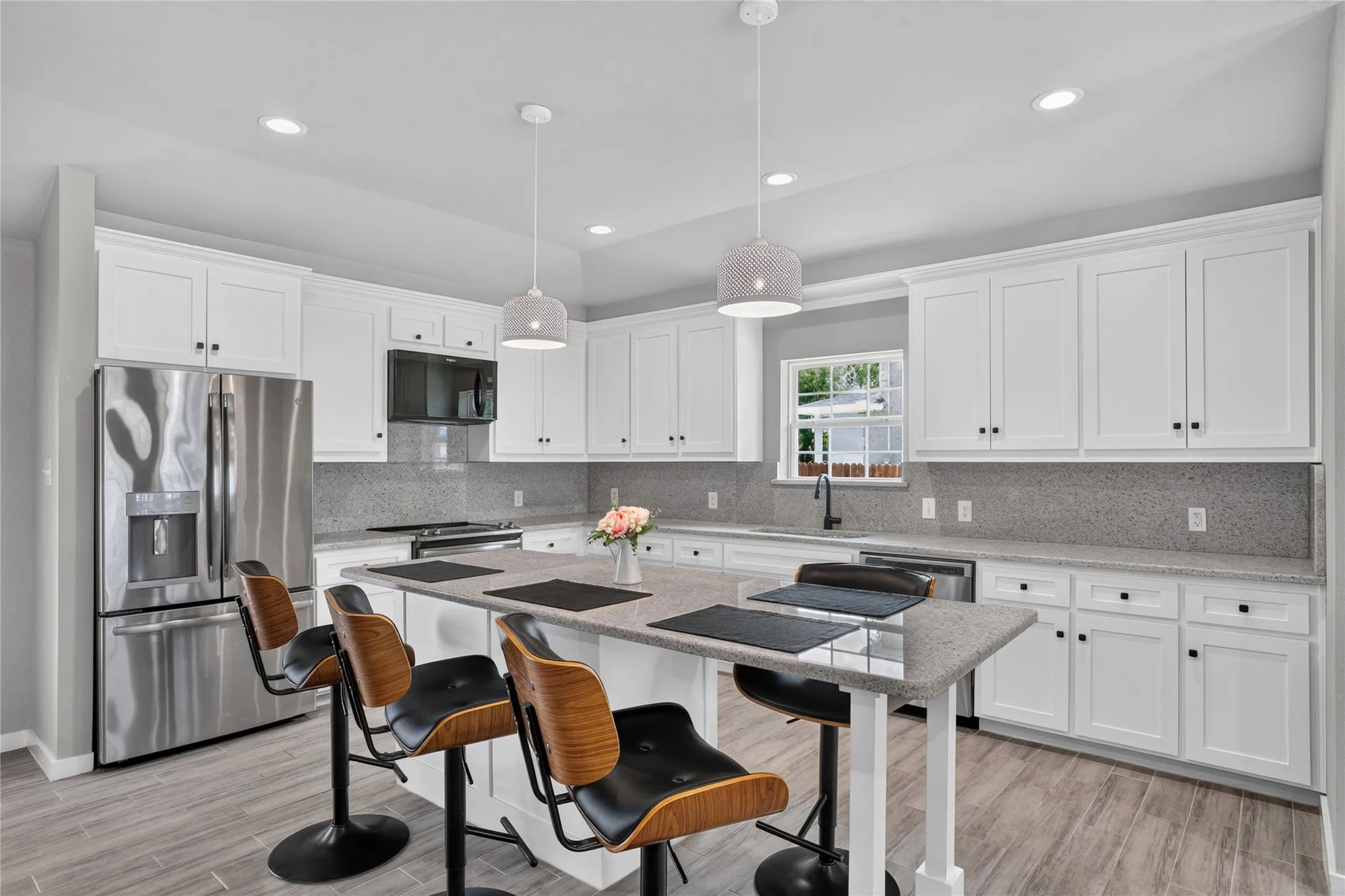 Single Family Residence For Sale in Collin County , 1501 Wysong Drive, Mc Kinney, Texas 75069, 3 Bedroom, 2 Bathroom, 2 Garage spaces, 2,028 Sqft, built in 1975, mls#21301963, Real Estate Agent in Mc Kinney, Homes For Sale in Collin county, Homes For Sale in Mc Kinney, Realtor in Mc Kinney Texas, Real Estate Brokerage Independent Realty Texas, Luminita Cordes Realtor