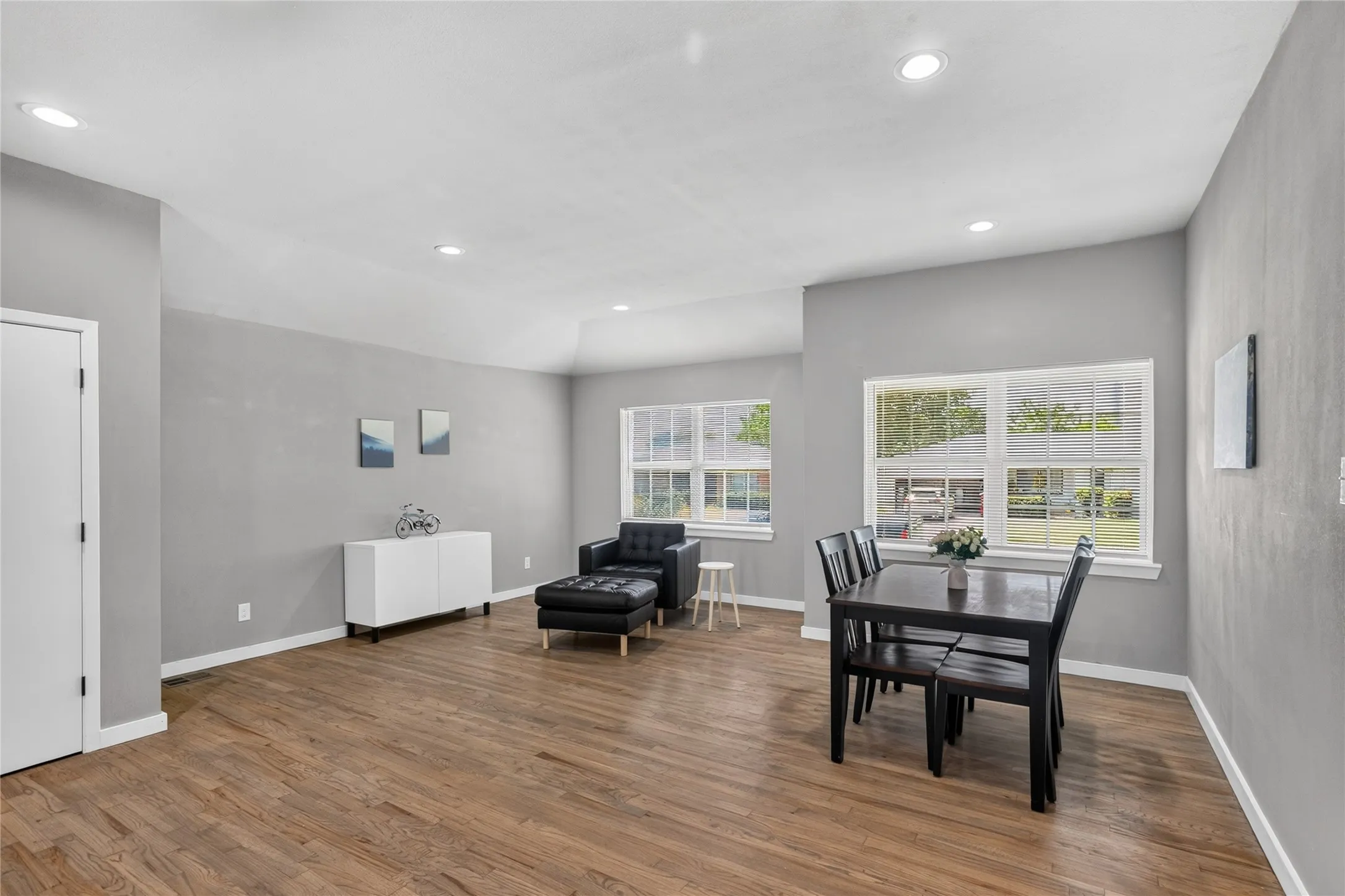 Single Family Residence For Sale in Collin County , 1501 Wysong Drive, Mc Kinney, Texas 75069, 3 Bedroom, 2 Bathroom, 2 Garage spaces, 2,028 Sqft, built in 1975, mls#21301963, Real Estate Agent in Mc Kinney, Homes For Sale in Collin county, Homes For Sale in Mc Kinney, Realtor in Mc Kinney Texas, Real Estate Brokerage Independent Realty Texas, Luminita Cordes Realtor