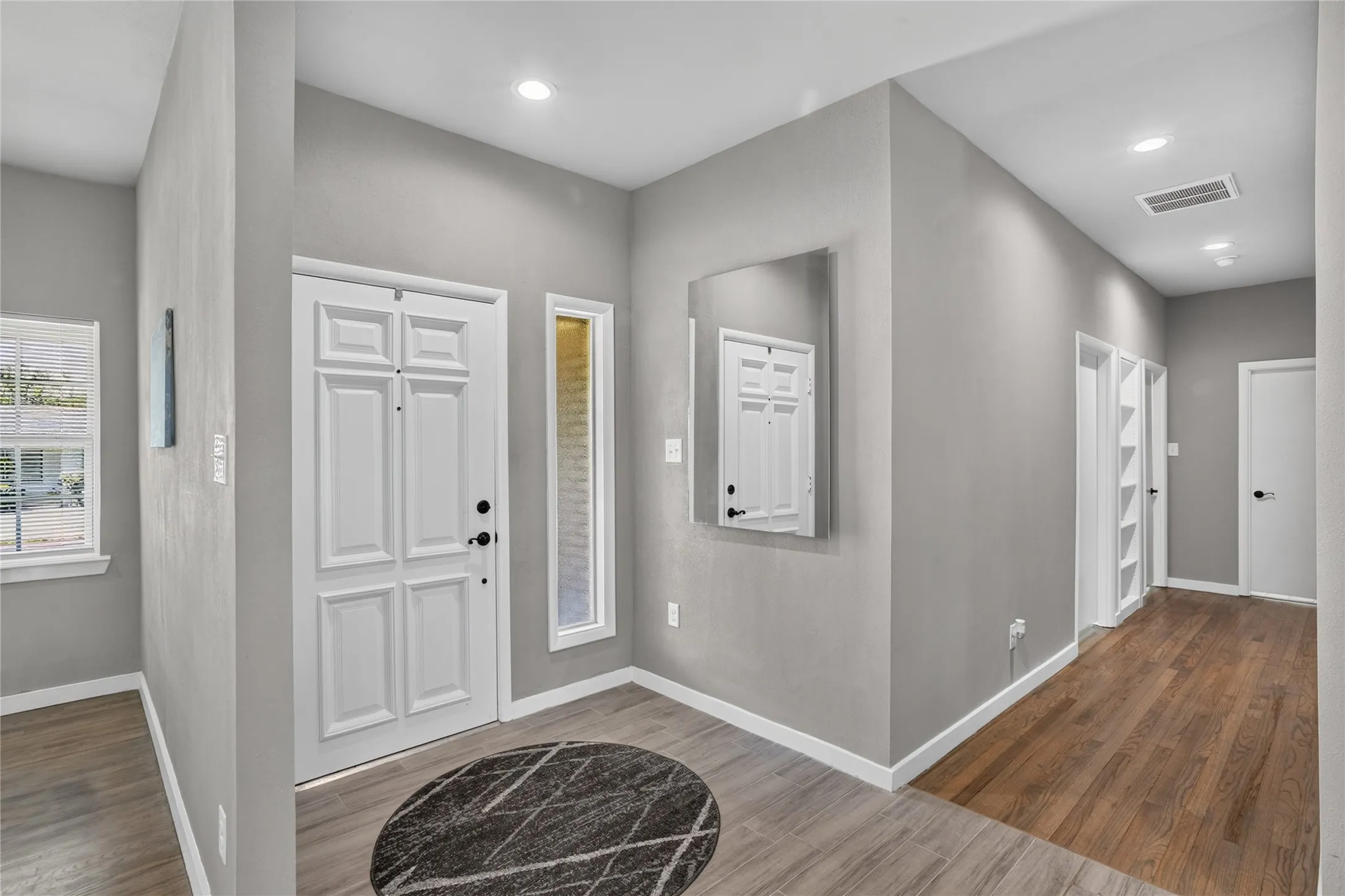 Single Family Residence For Sale in Collin County , 1501 Wysong Drive, Mc Kinney, Texas 75069, 3 Bedroom, 2 Bathroom, 2 Garage spaces, 2,028 Sqft, built in 1975, mls#21301963, Real Estate Agent in Mc Kinney, Homes For Sale in Collin county, Homes For Sale in Mc Kinney, Realtor in Mc Kinney Texas, Real Estate Brokerage Independent Realty Texas, Luminita Cordes Realtor