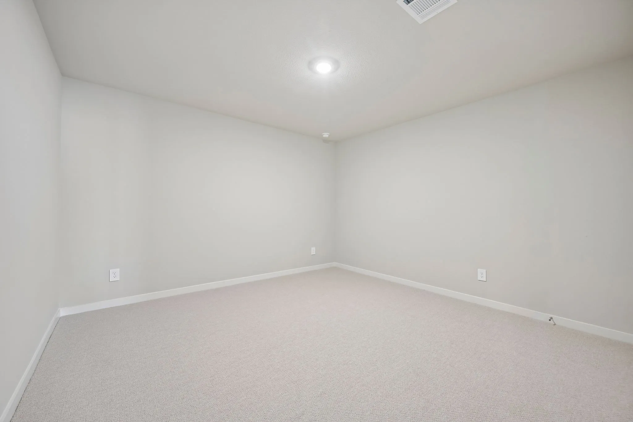  Photo is not of the actual home, but is an inspirational photo of builder’s model home and may depict options, furnishings, and/or decorator features that are not included.
