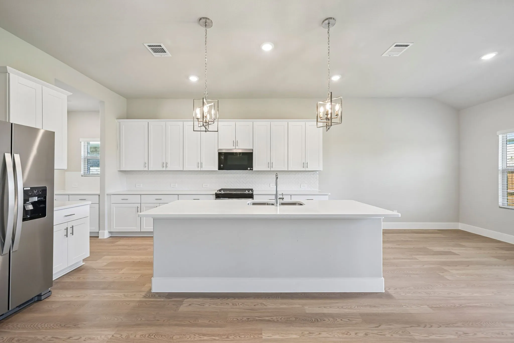 Photo is not of the actual home, but is an inspirational photo of builder’s model home and may depict options, furnishings, and/or decorator features that are not included.
