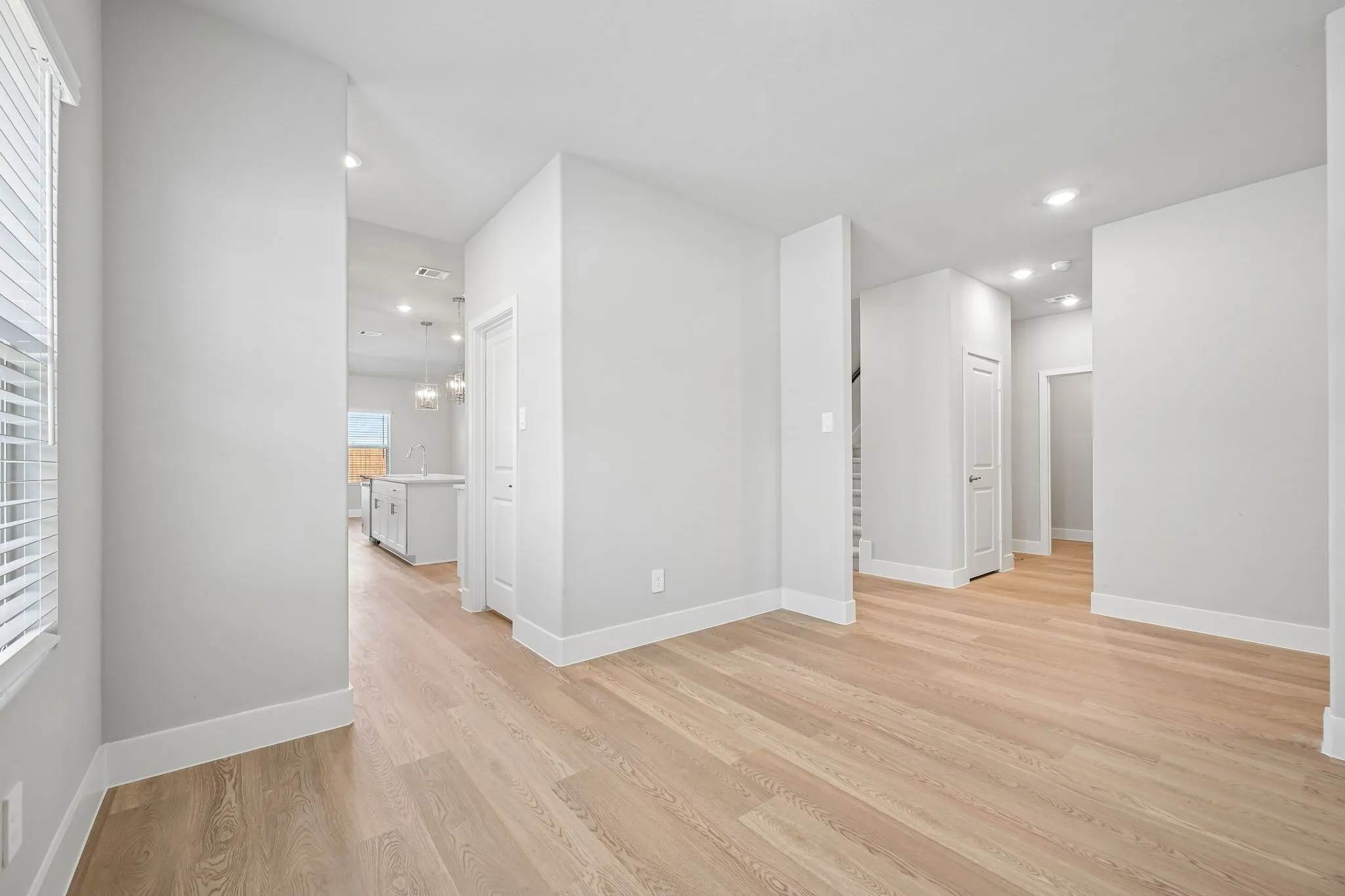  Photo is not of the actual home, but is an inspirational photo of builder’s model home and may depict options, furnishings, and/or decorator features that are not included.
