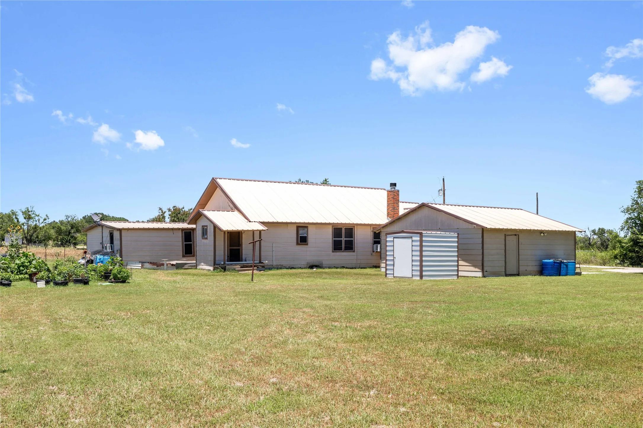 Single Family Residence For Sale in Brown County , 3800 County Road 112, Brownwood, Texas 76801, 4 Bedroom, 1 Bathroom, 2 Garage spaces, 1,916 Sqft, built in 0, mls#21307401, Real Estate Agent in Brownwood, Homes For Sale in Brown county, Homes For Sale in Brownwood, Realtor in Brownwood Texas, Real Estate Brokerage Independent Realty Texas, Luminita Cordes Realtor