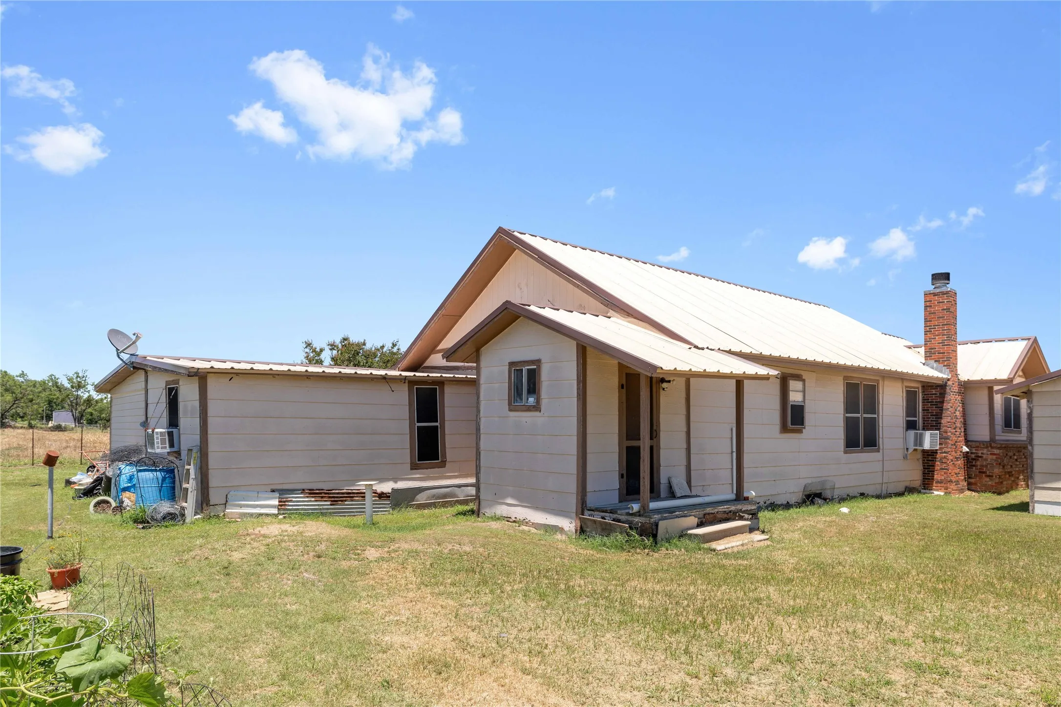 Single Family Residence For Sale in Brown County , 3800 County Road 112, Brownwood, Texas 76801, 4 Bedroom, 1 Bathroom, 2 Garage spaces, 1,916 Sqft, built in 0, mls#21307401, Real Estate Agent in Brownwood, Homes For Sale in Brown county, Homes For Sale in Brownwood, Realtor in Brownwood Texas, Real Estate Brokerage Independent Realty Texas, Luminita Cordes Realtor