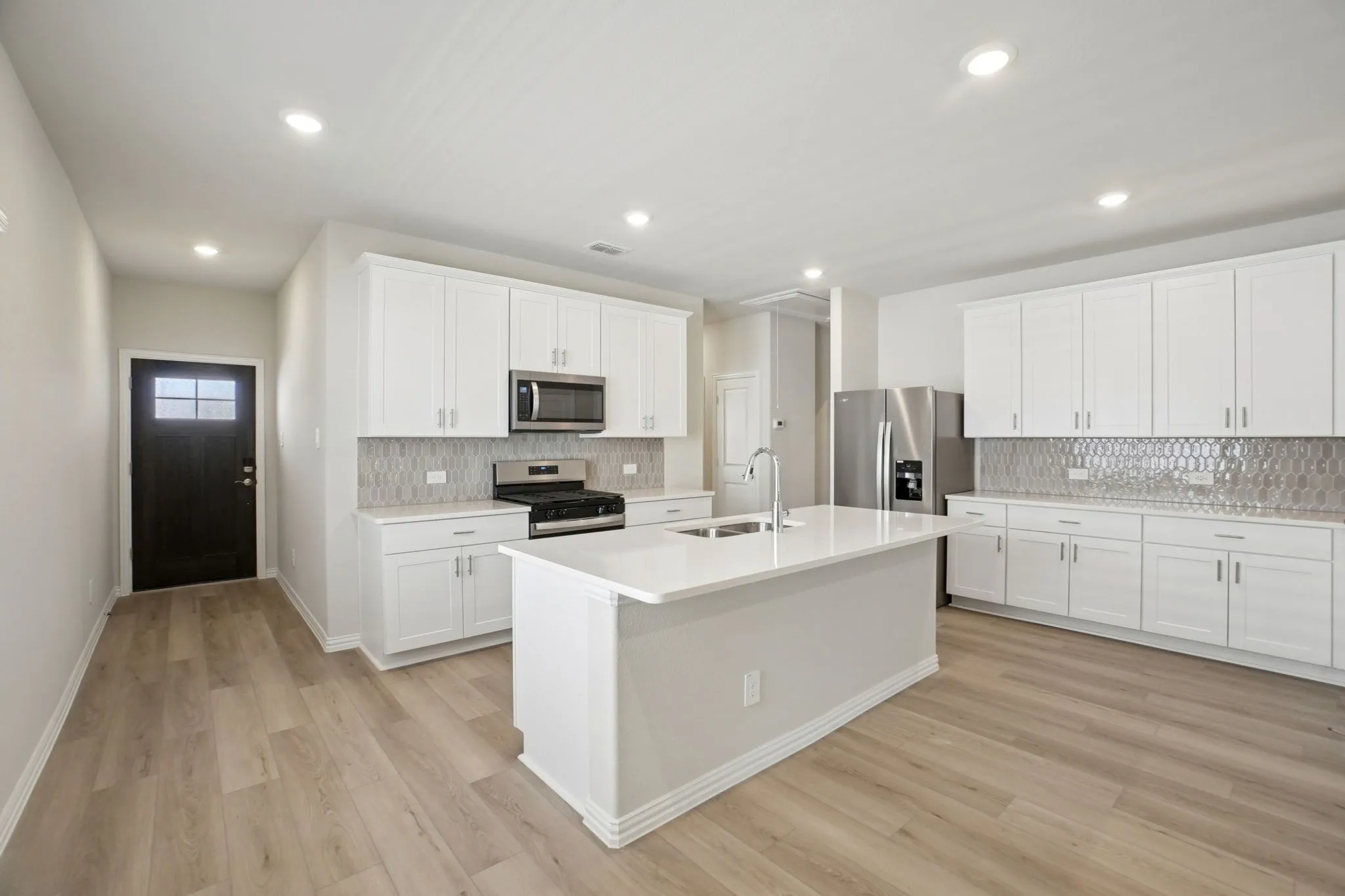  Photo is not of the actual home, but is an inspirational photo of builder’s model home and may depict options, furnishings, and/or decorator features that are not included.
