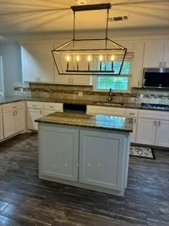 Single Family Residence For Sale in Ector County , 3740 Blossom Lane, Odessa, Texas 79762, 3 Bedrooms, 3 Bathrooms, 2 Garage spaces, 3,008 Sqft, built in 1959, Price $426,000, mls#21307535, Real Estate Agent in Odessa, Homes For Sale in Ector county, Homes For Sale in Odessa, Realtor in Odessa Texas, Real Estate Brokerage Independent Realty Texas, Luminita Cordes Realtor