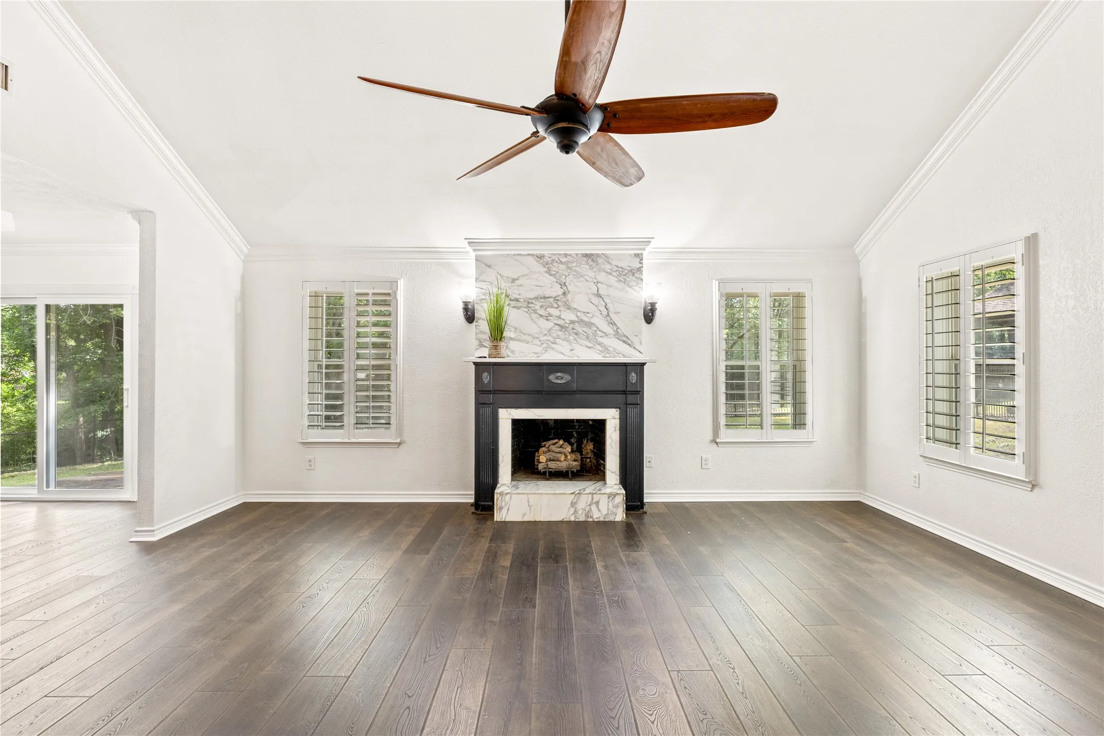 Single Family Residence For Sale in Dallas County , 5320 Hidden Court, Garland, Texas 75043, 3 Bedroom, 3 Bathroom, 2 Garage spaces, 2,065 Sqft, built in 1987, mls#21307550, Real Estate Agent in Garland, Homes For Sale in Dallas county, Homes For Sale in Garland, Realtor in Garland Texas, Real Estate Brokerage Independent Realty Texas, Luminita Cordes Realtor